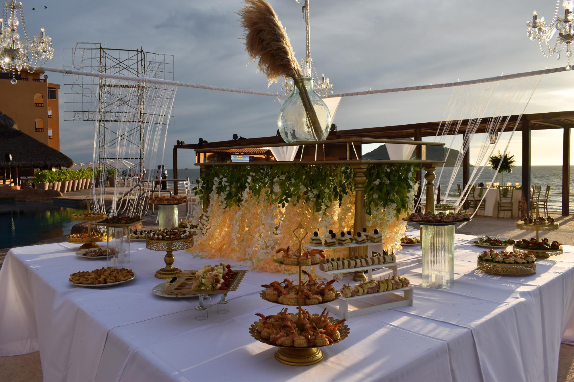 $!Una variedad de bocadillos se ofrecieron en la convivencia.