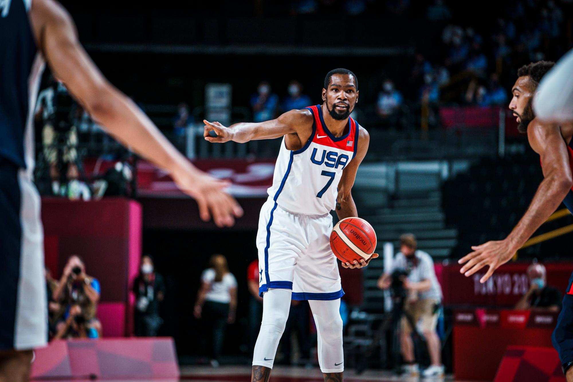 $!Estados Unidos se queda con el oro del baloncesto olímpico al ganarle a Francia