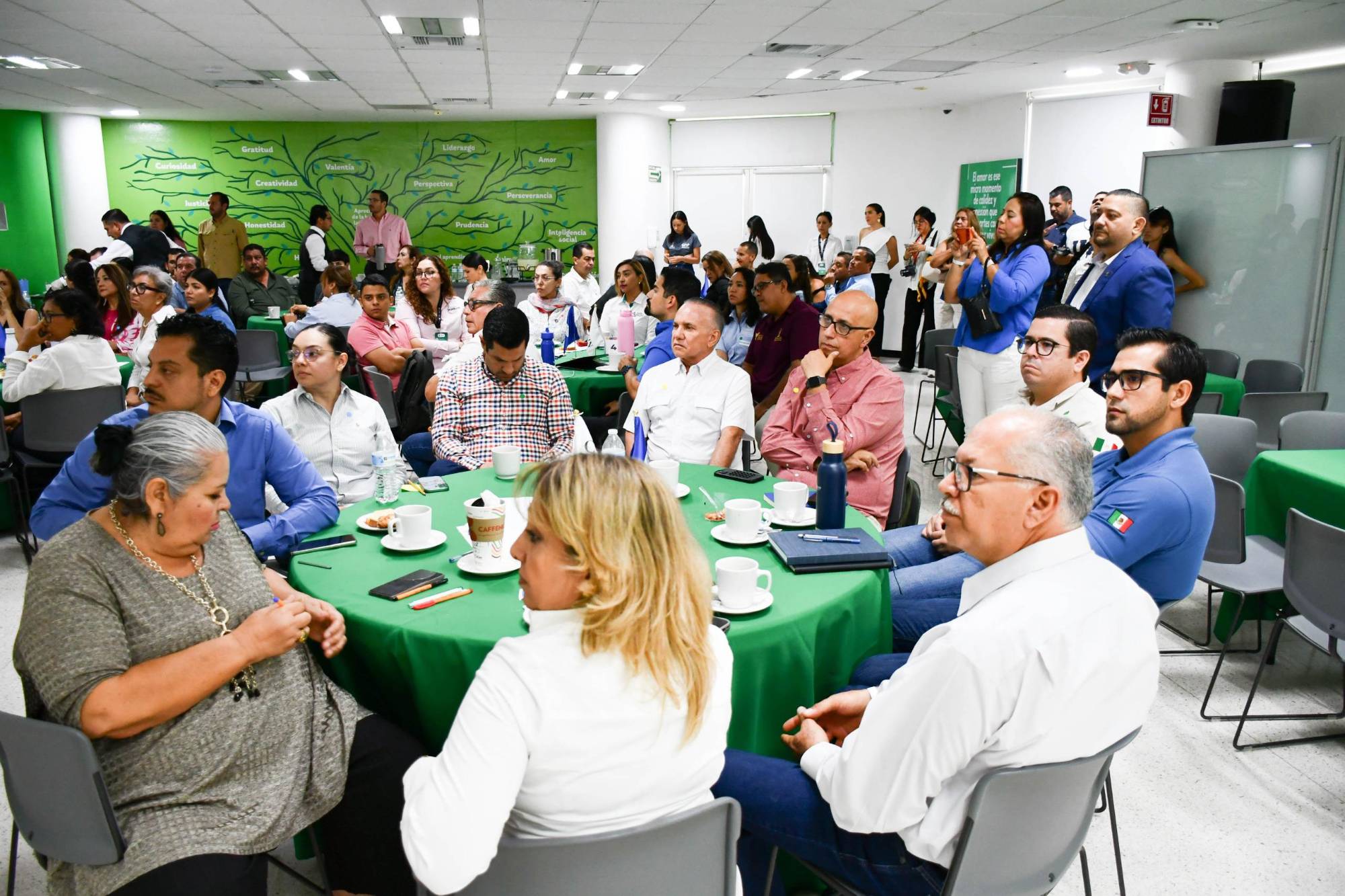 $!Cerca de 500 liderazgos participan en construcción del Plan Económico de Largo Plazo para Sinaloa