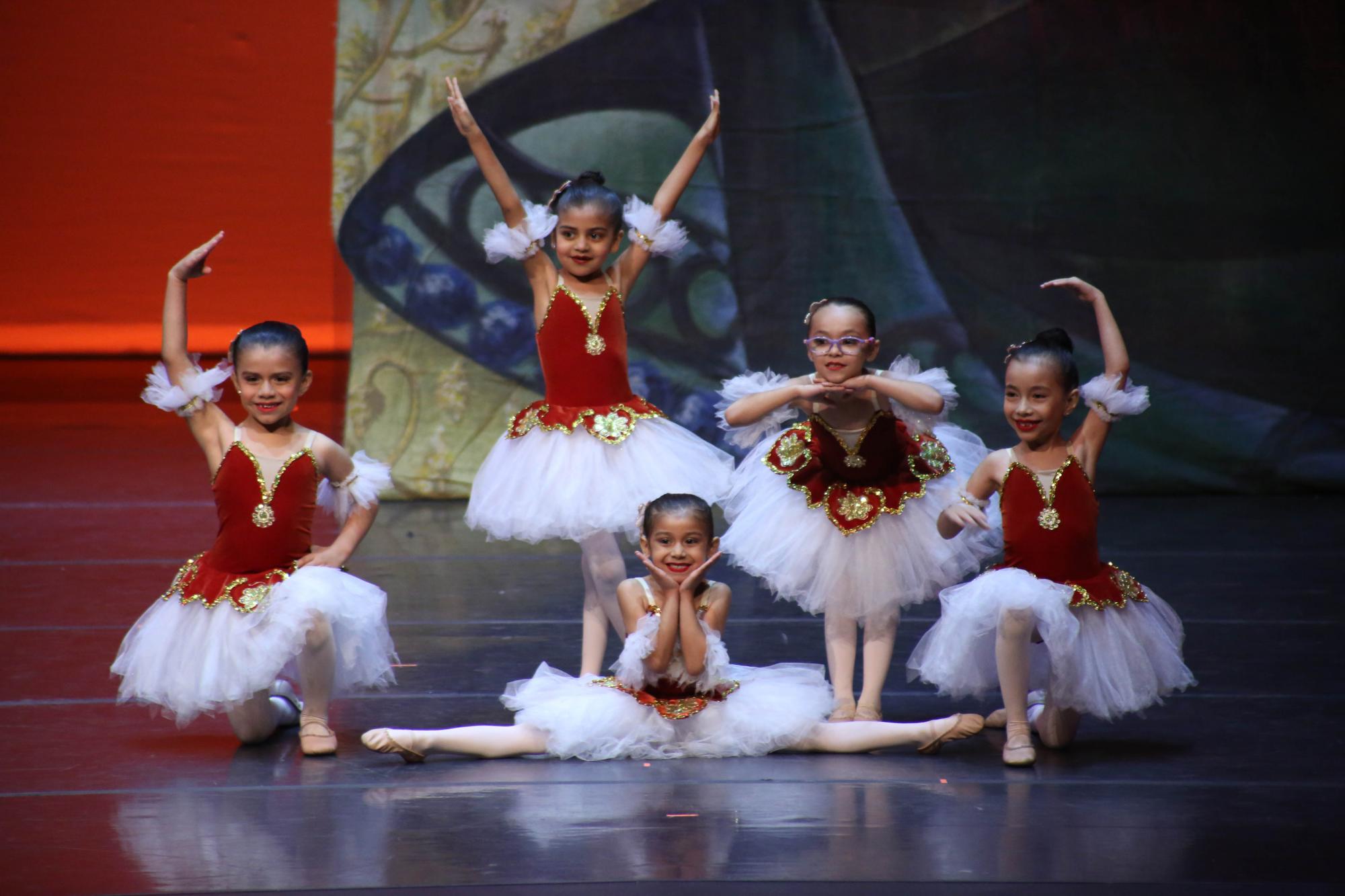 Con ‘Mozartianas’, cierran ciclo alumnas del Programa Integral de Ballet