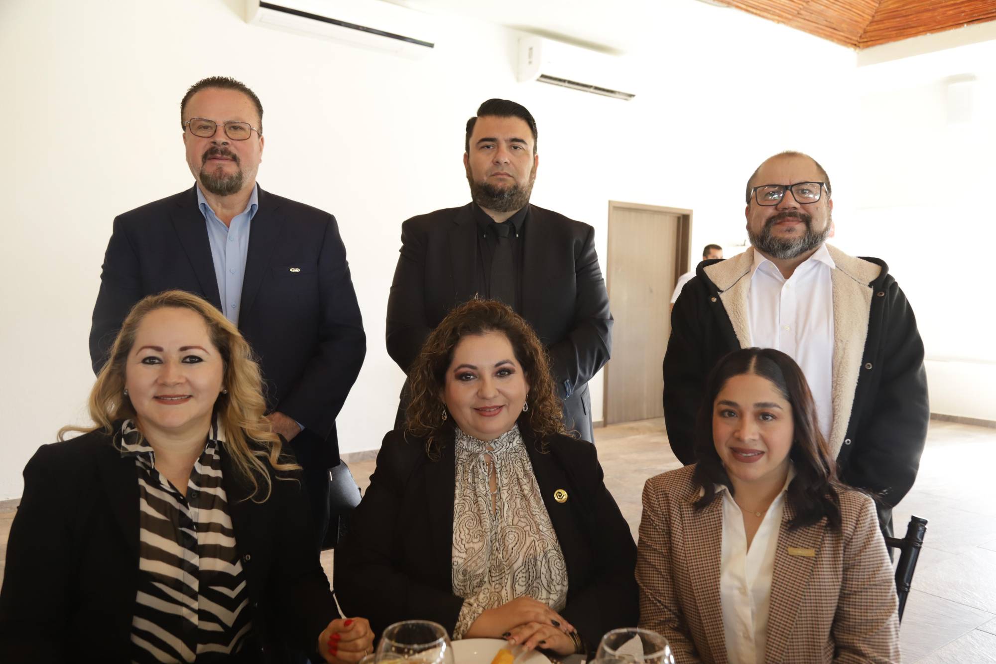 $!Hugomar Peraza, Luciano Carrasco, Luis Moreno, Sonia Corona de Peraza, Melania García y Cony Álcaraz.