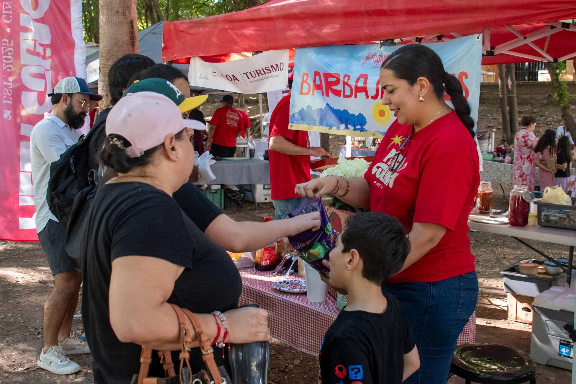 $!Festeja en Culiacán comunidad pizzera con su Picnic de La Paz en el parque Las Riberas