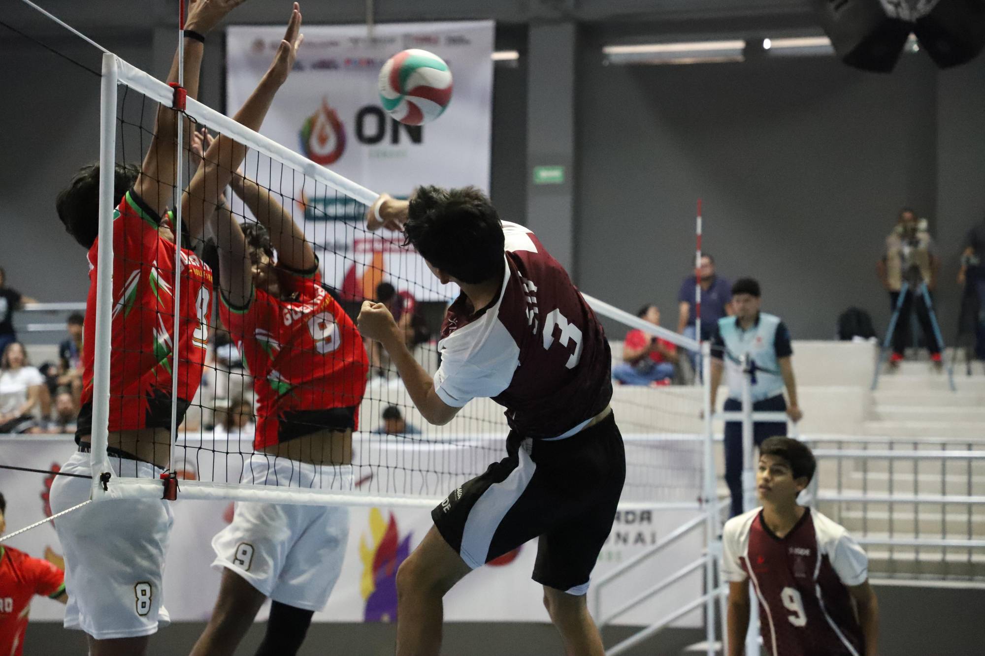 $!Sinaloa se despide en voleibol de sala, pero apunta al oro en playa en Olimpiada Nacional