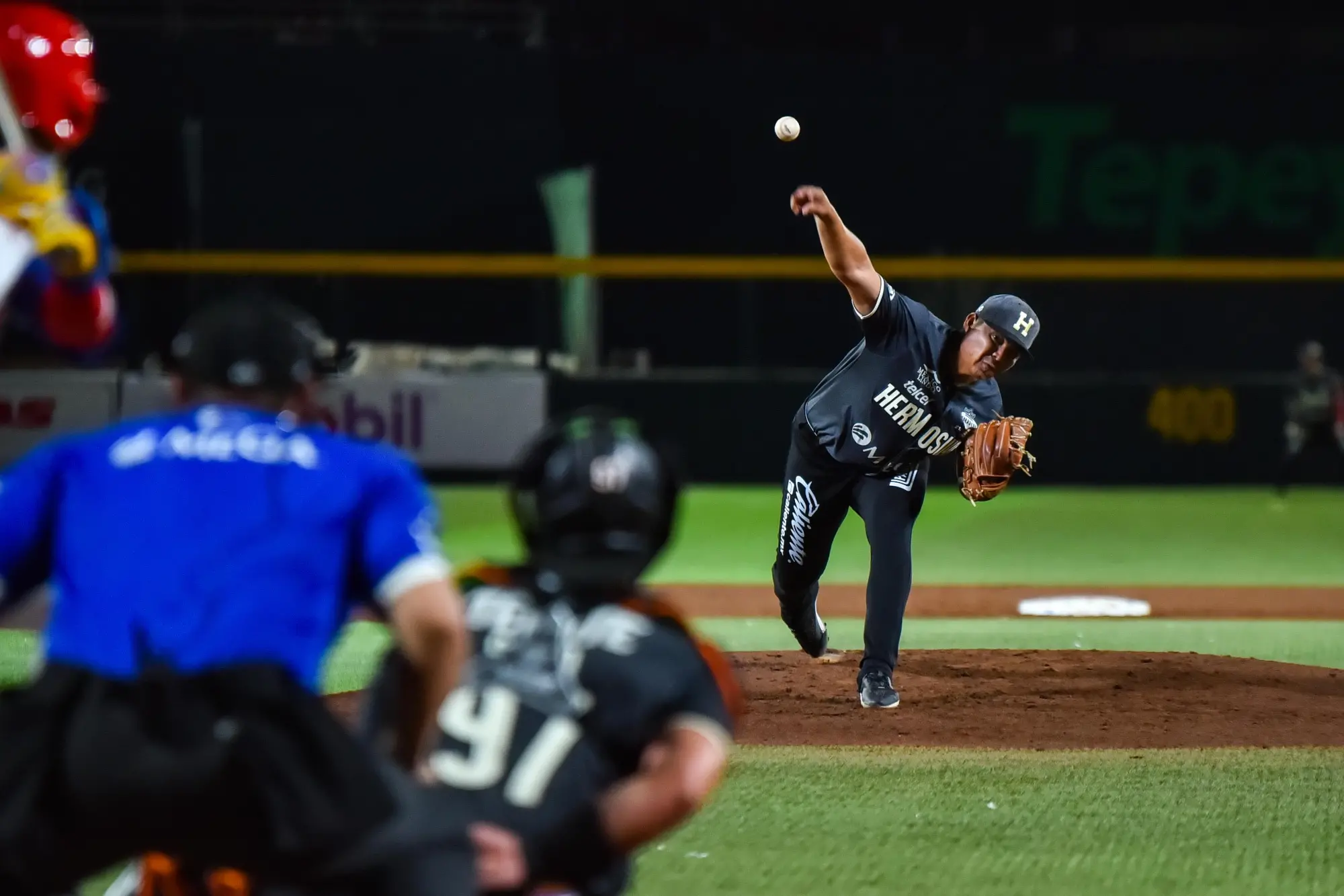 $!Naranjeros se impone en el primero a Mayos en Obregón