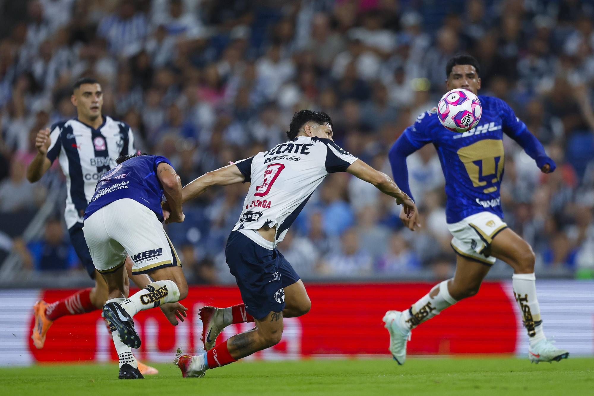 $!Pumas saca empate ante Rayados y suma punto clave en el Apertura 2025