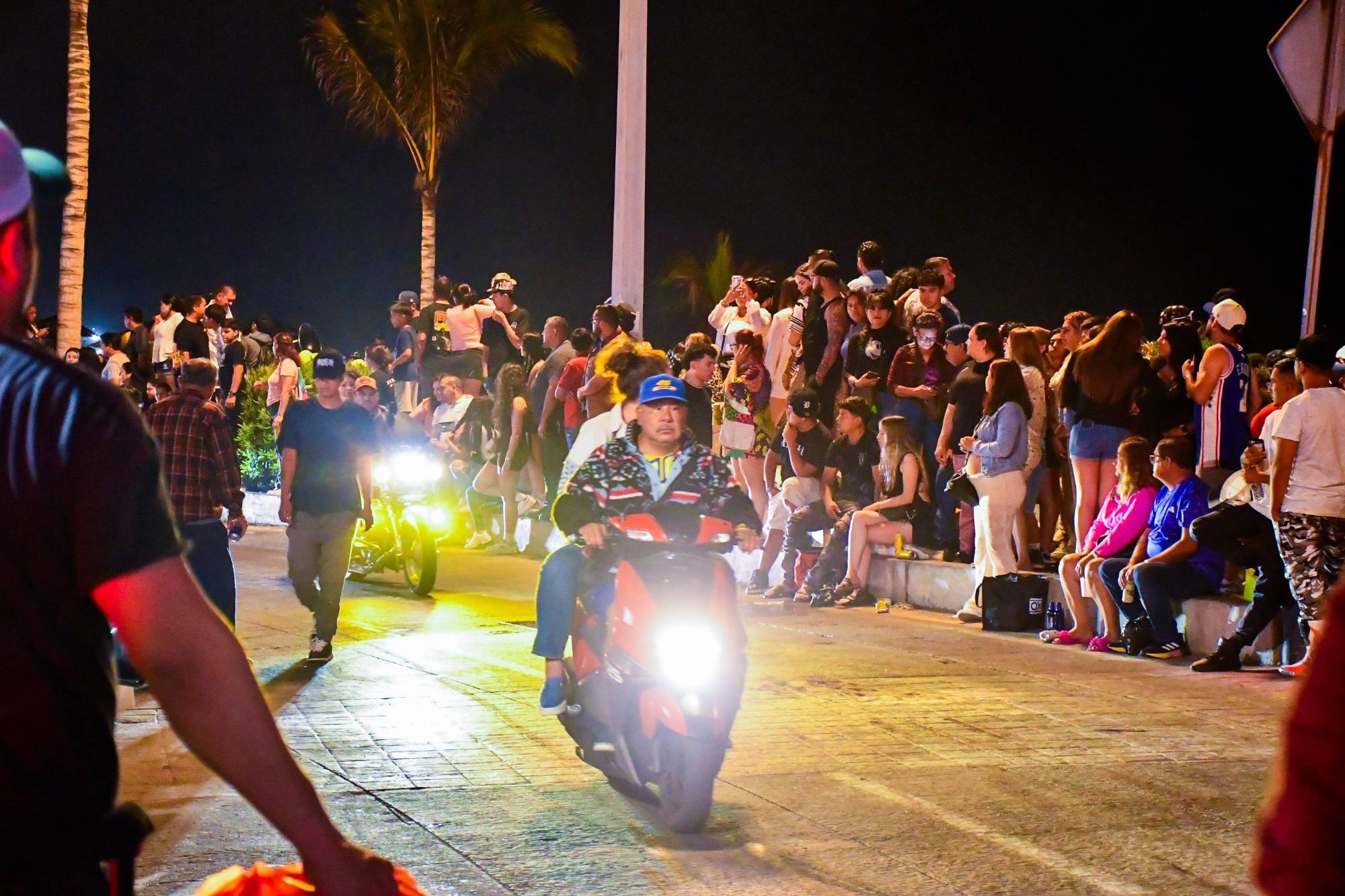 $!Disfrutan miles de fiesta motorizada en Mazatlán