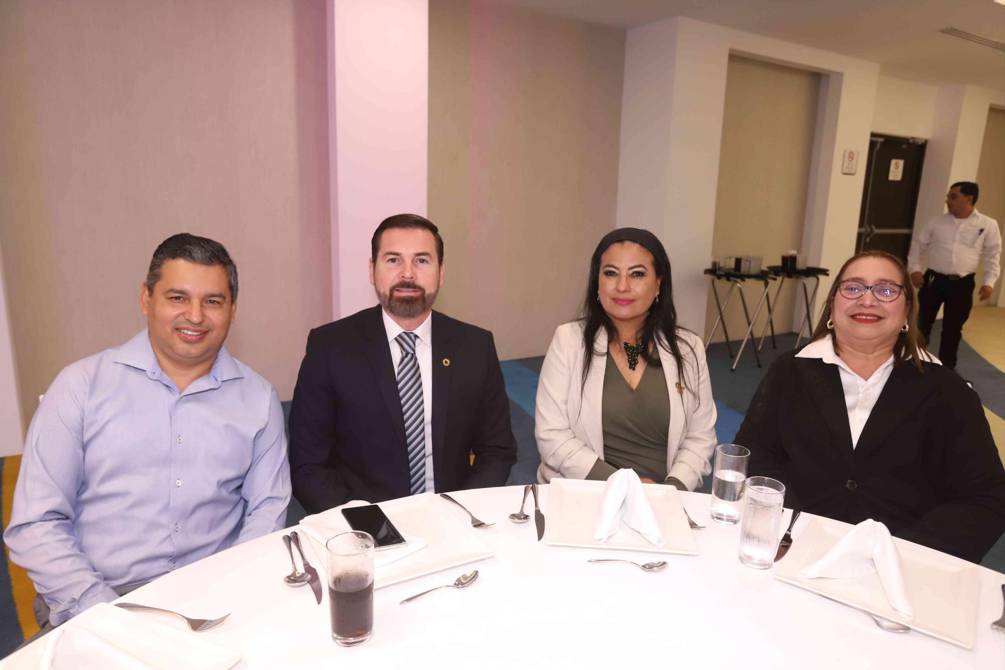 $!René Gutiérrez, Sergio Rojas, Francis de Romero y Yolanda Díaz.