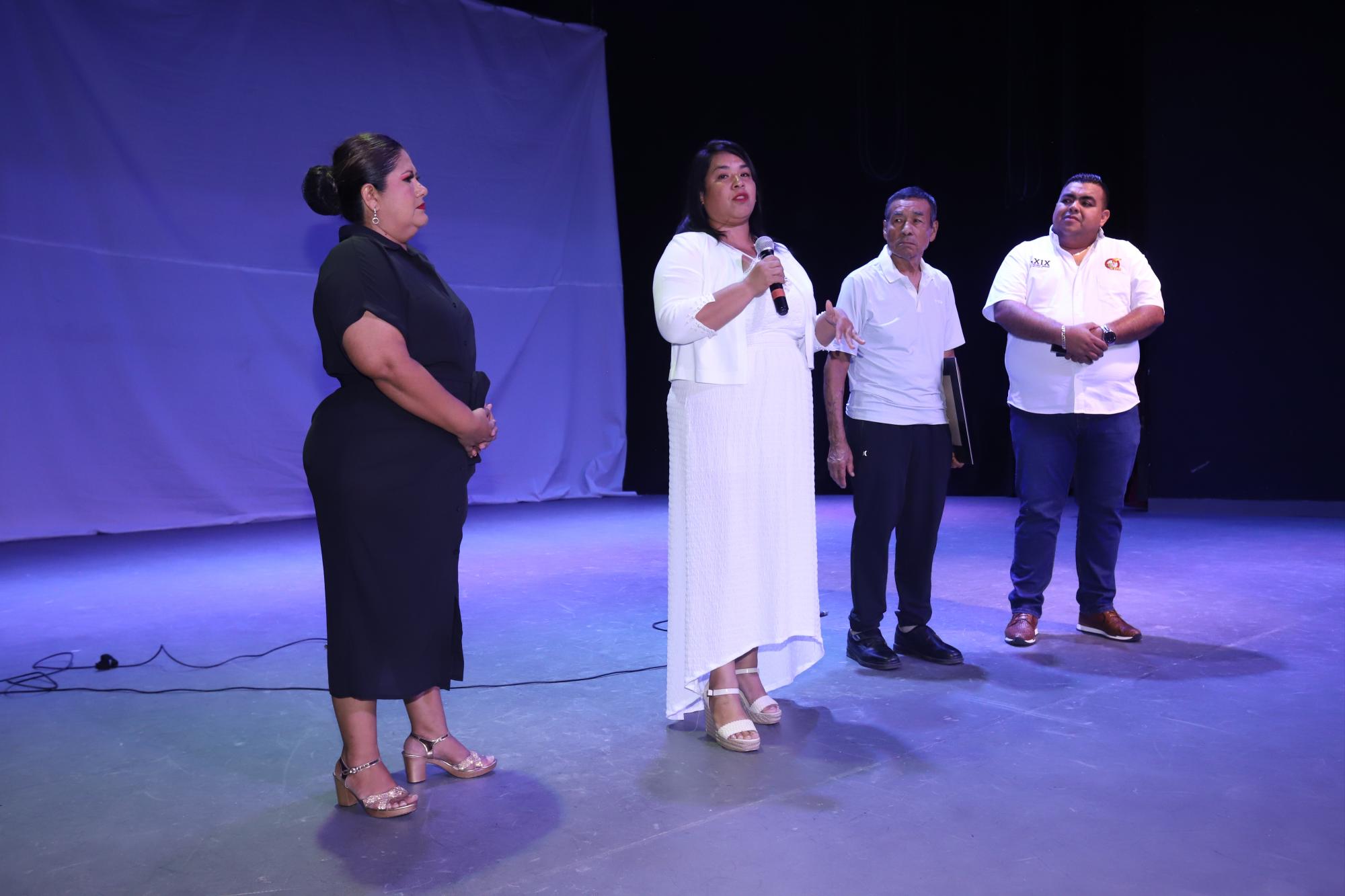 $!Nadia Magdalena Hernández Sánchez agradeció a las autoridades del IMSS el homenaje realizado.