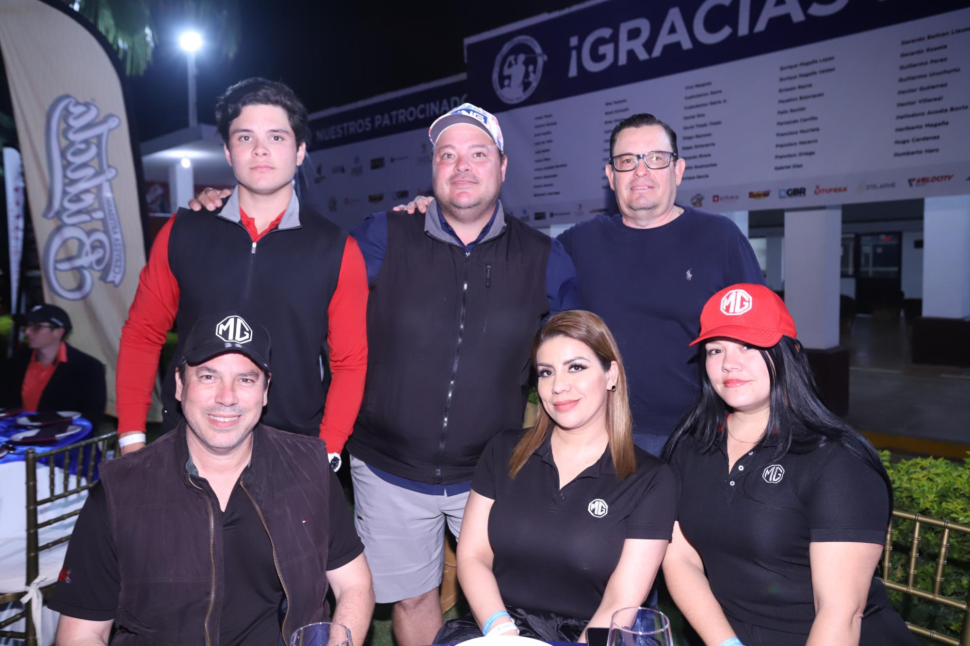 $!Carlos Tanamachi Júnior. Carlos Tanamachi, Heliodoro Acosta, Fernando Kelly, Yesenia Osuna y Maleni Lizárraga.