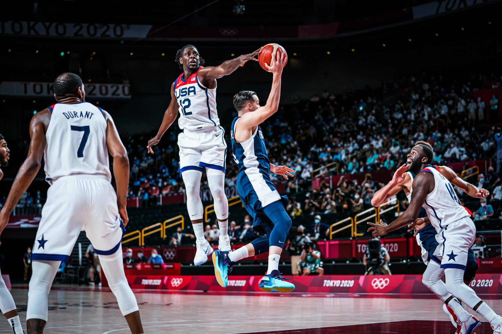 $!Estados Unidos se queda con el oro del baloncesto olímpico al ganarle a Francia