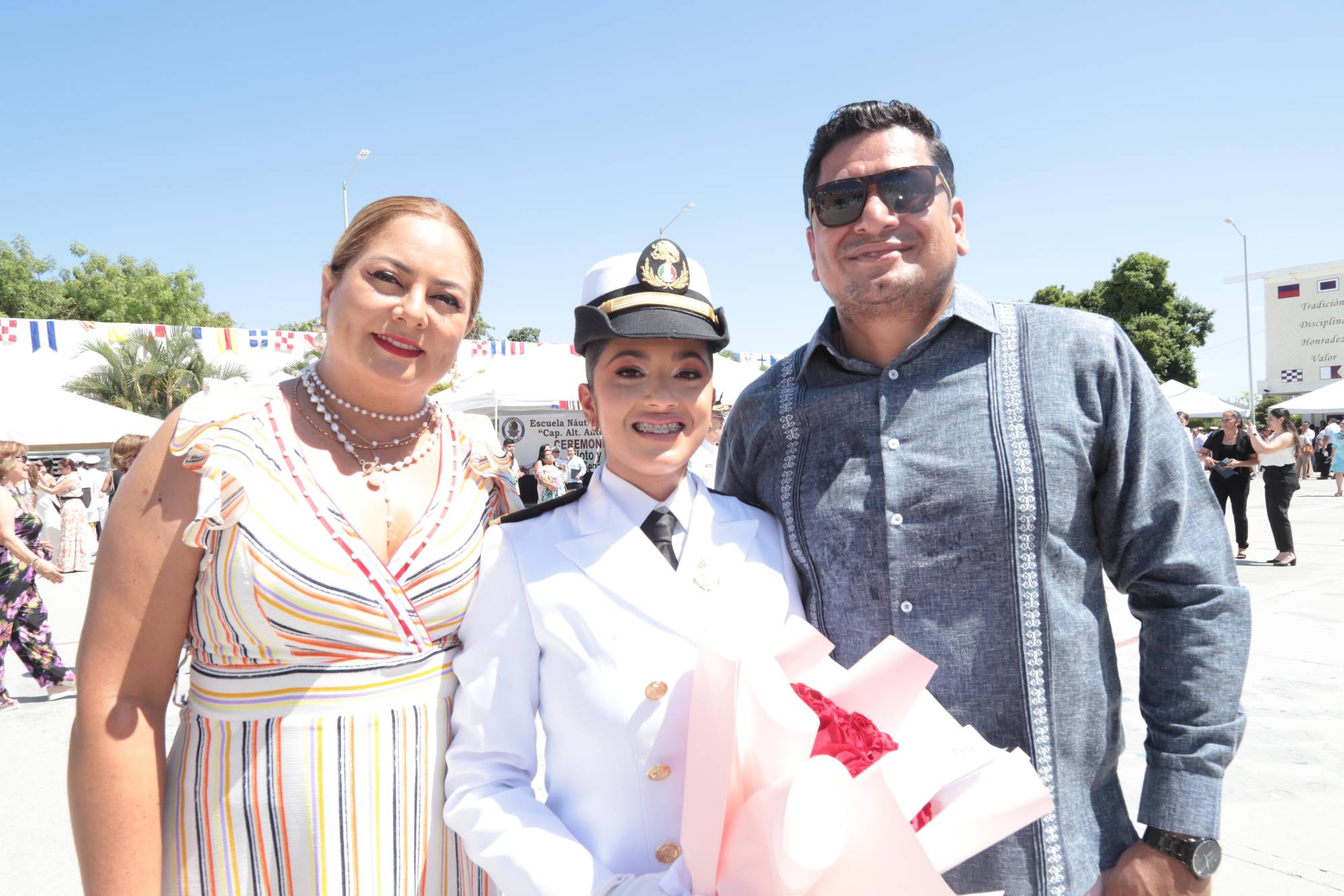 $!Sarahí Aranguré, Martha y José Luis Valverde.