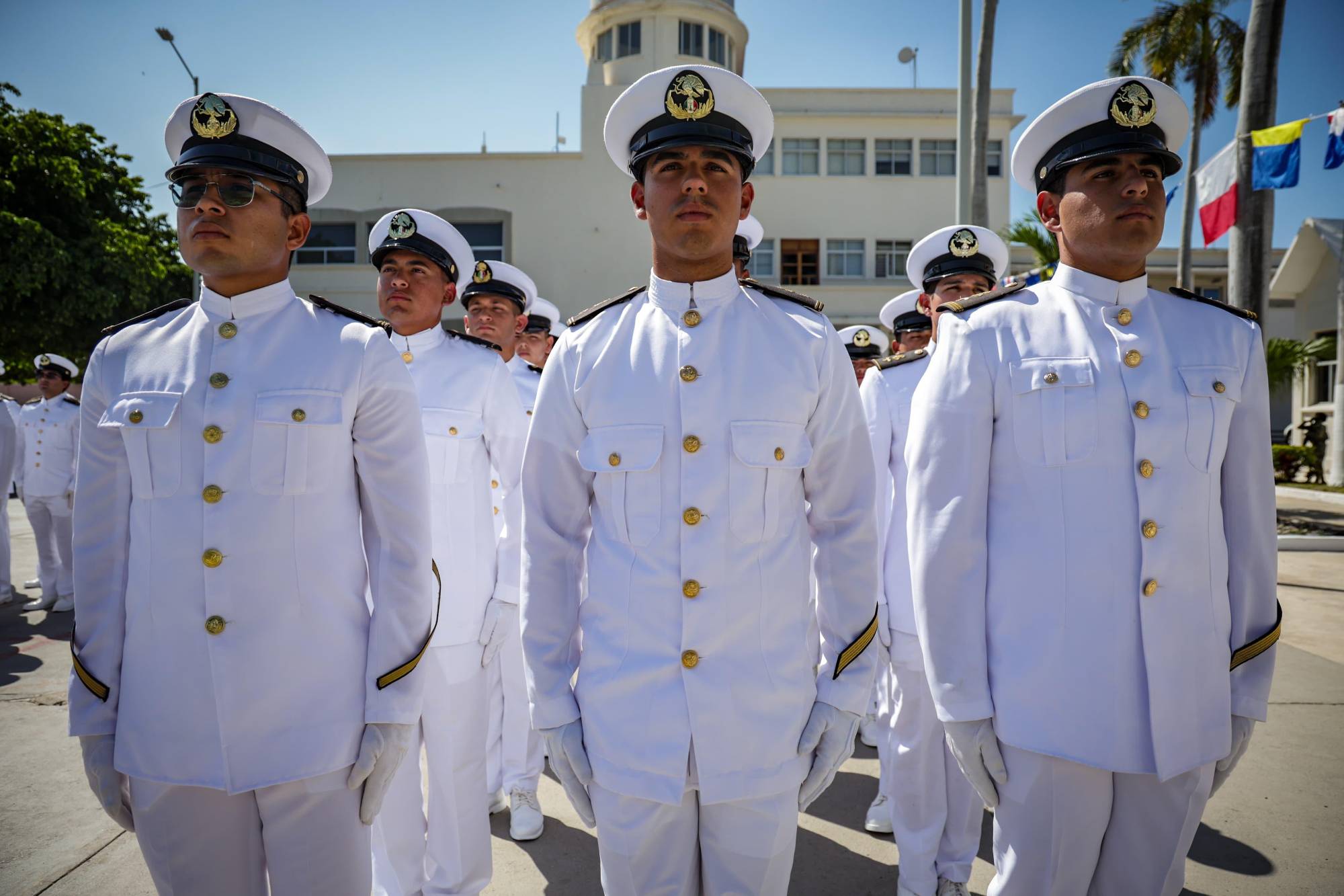 $!Egresan con honores 80 nuevos oficiales de la Escuela Náutica Mercante de Mazatlán