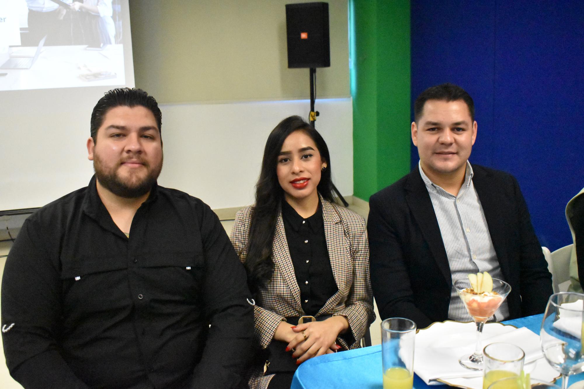 $!Javier Amézquita, Vianey Aguilar y Oswaldo Rivera.