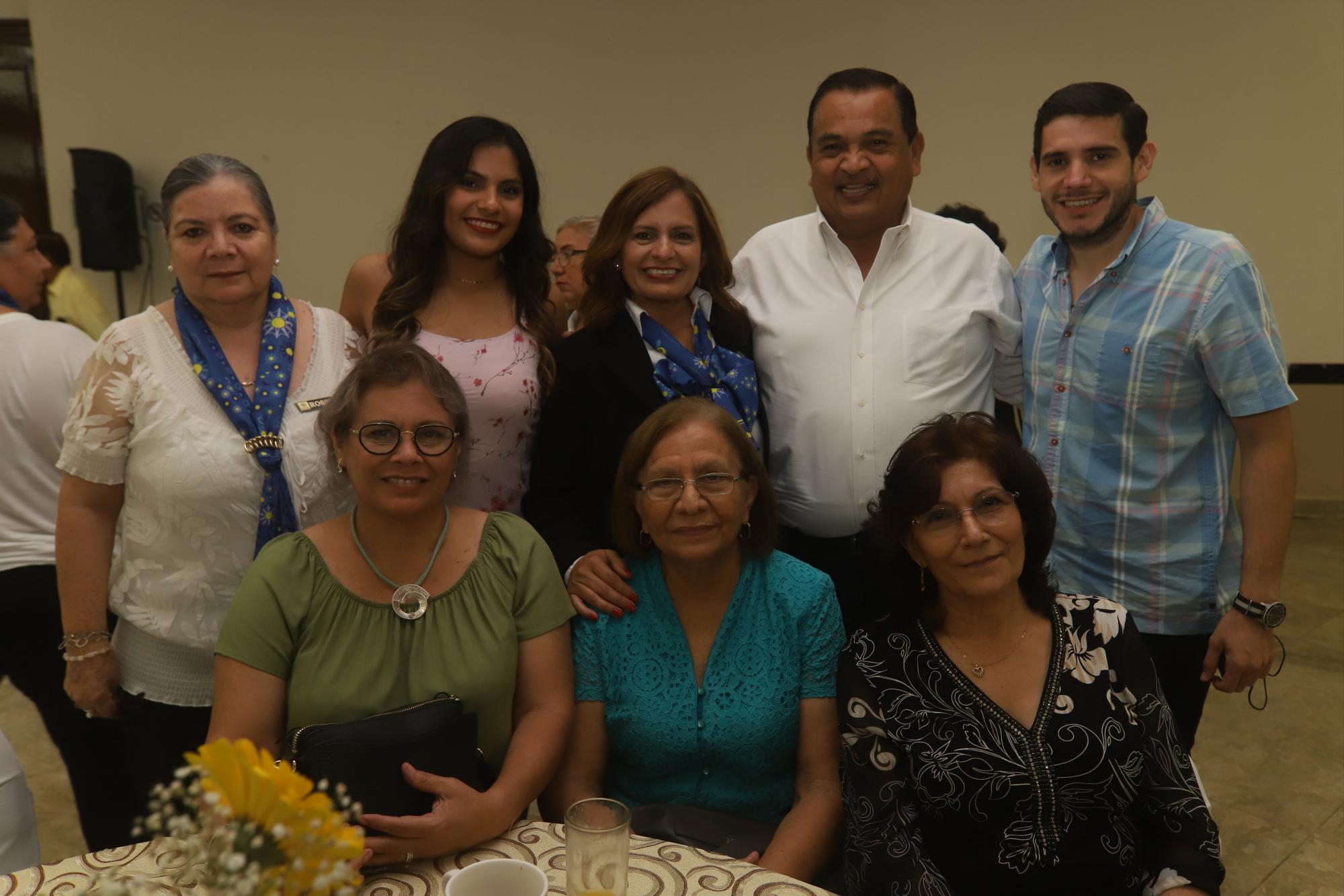 $!El apoyo de su familia fue fundamental para realizar de manera exitosa su presidencia.