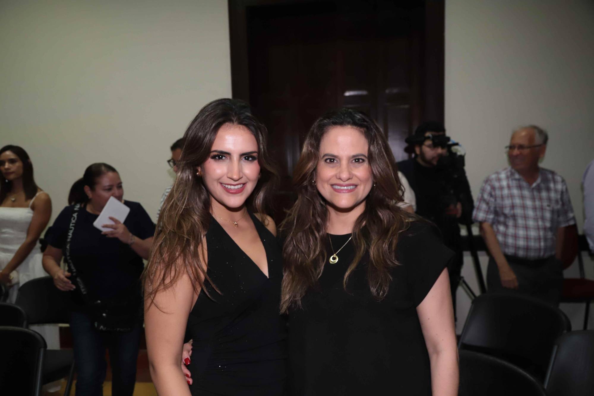 $!Andrea Medina Rice junto a su mamá, Perla Rice.