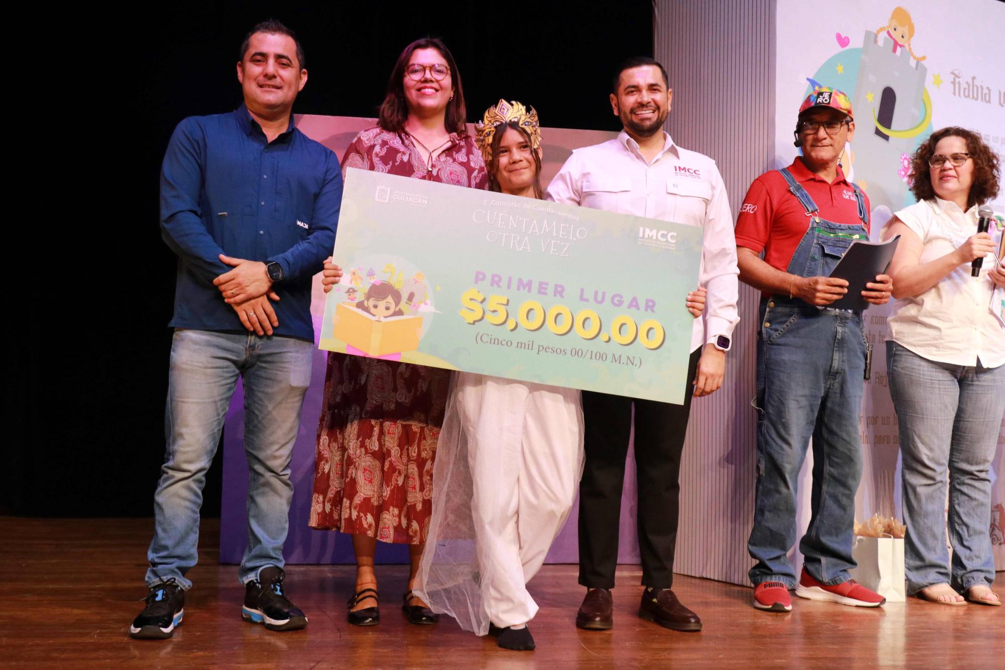 $!El primer lugar estuvo dotado por 5 mil pesos y fue para Andrea Guadalupe Portillo Meza.