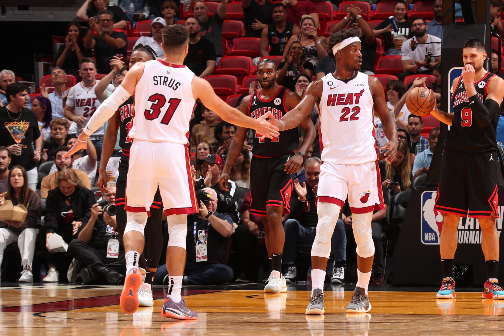 $!Miami Heat le gana a Chicago Bulls y llega a Playoffs
