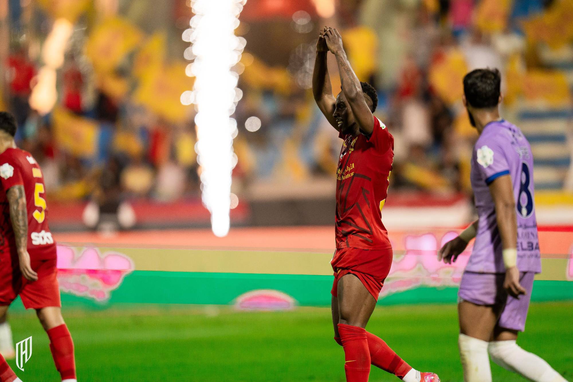 $!Con doblete de Julián Quiñones el Al Qadsiah se impone con autoridad