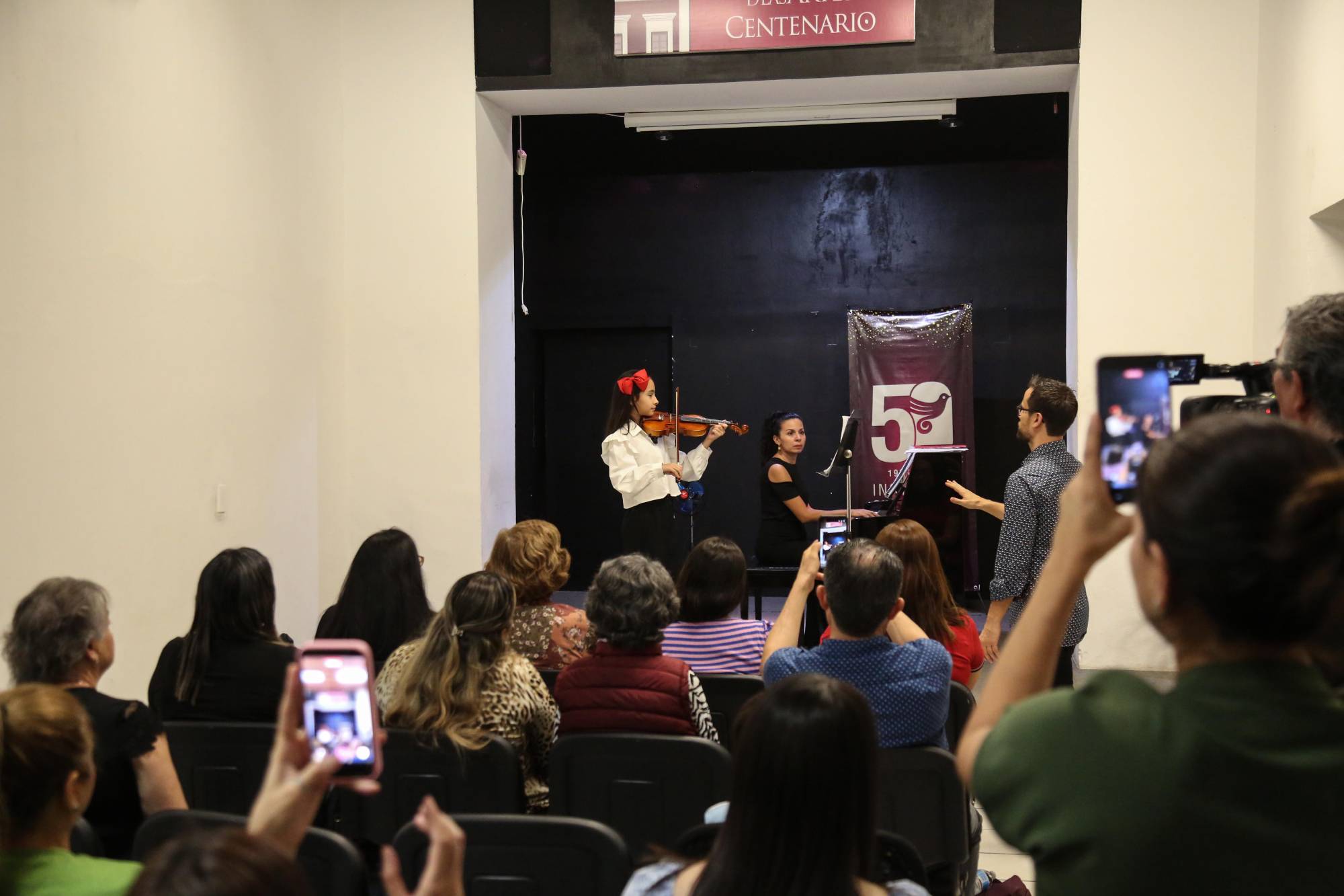 $!El recital se realizó en el auditorio del Centro Sinaloa de las Artes Centenario.