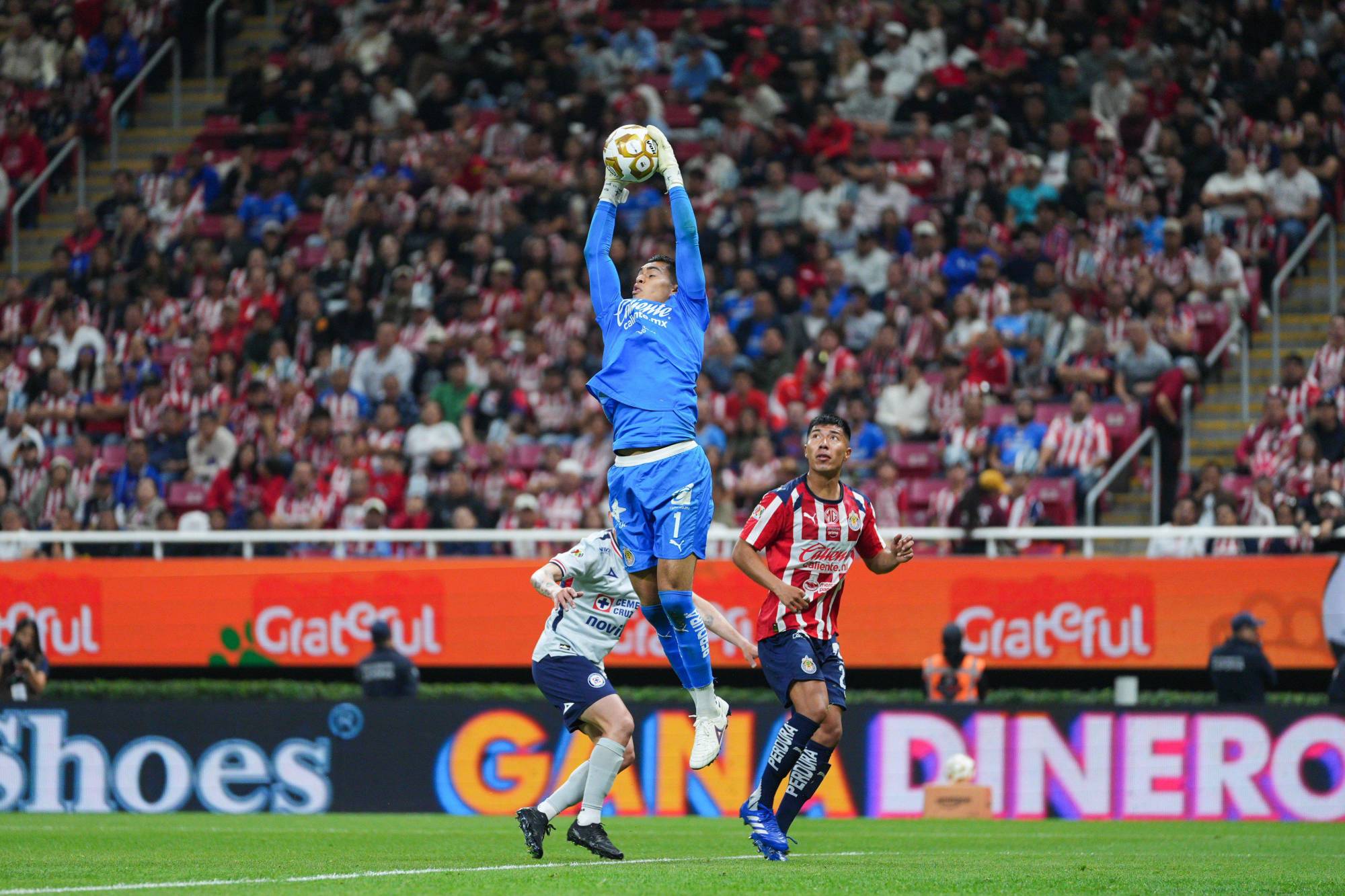$!Chivas y Cruz Azul empatan sin goles en la ida de cuartos