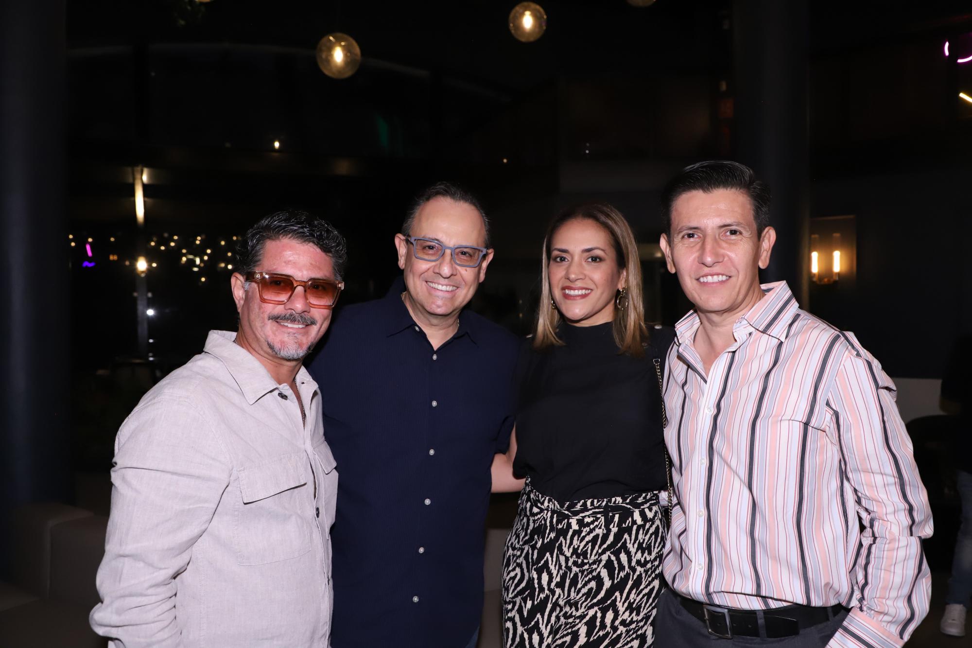$!Isaac Martínez, Raymundo Velarde, Ivette de Velarde y Saúl Gaxiola.