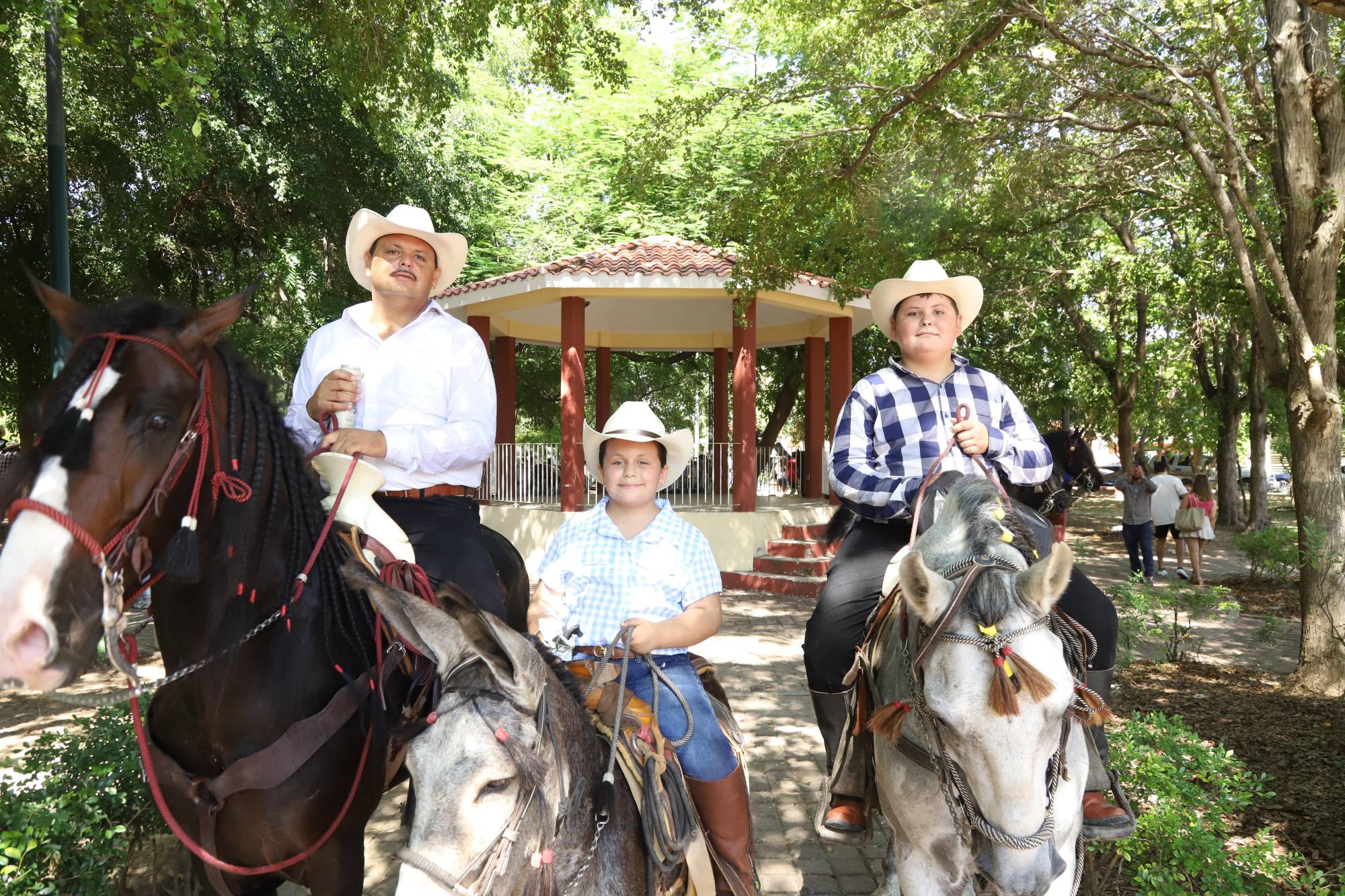 $!Ramón, Adilene y Raymundo Coronel.