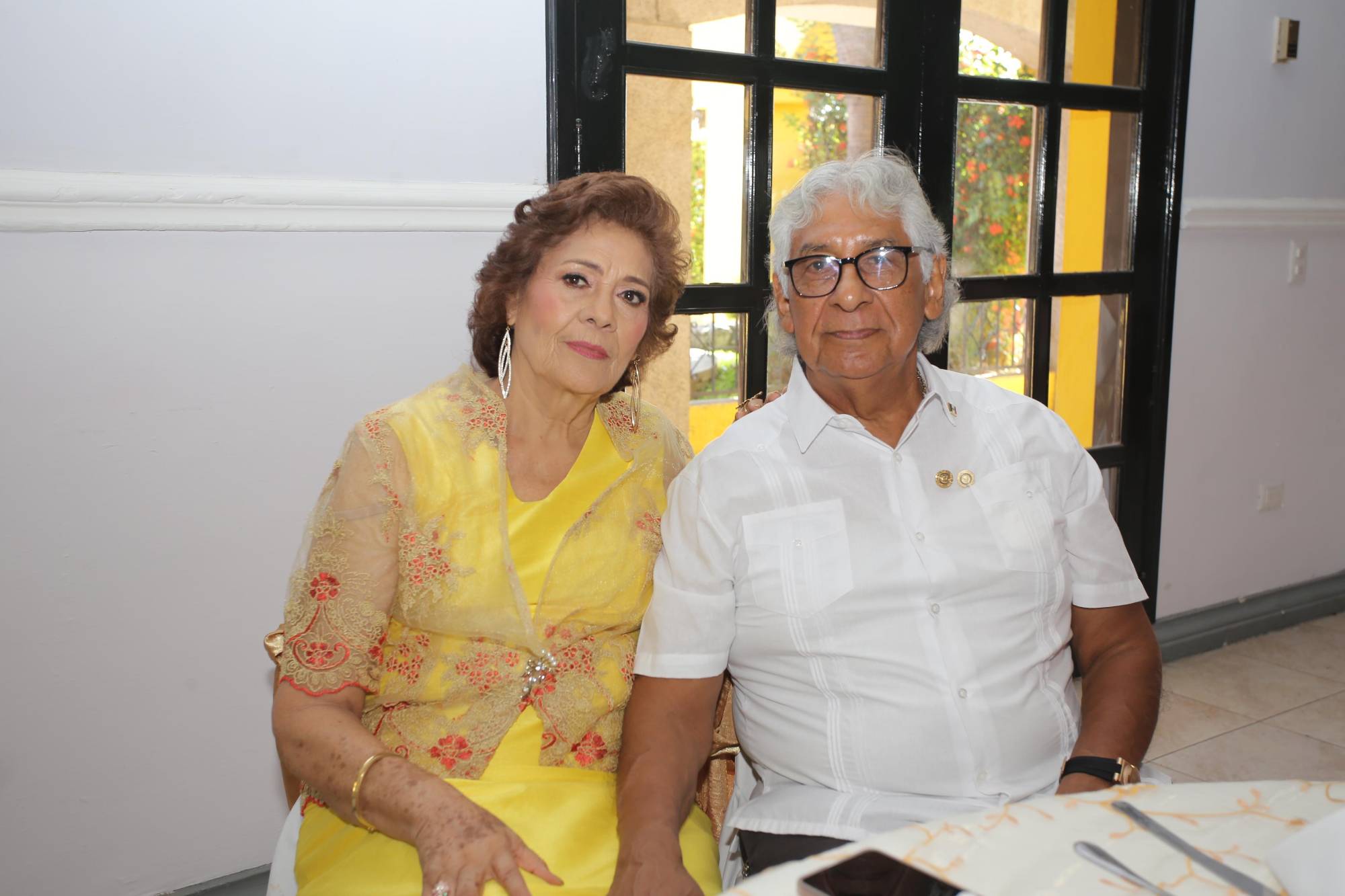 $!Julio Suárez y Silvia Cárdenas de Suárez.