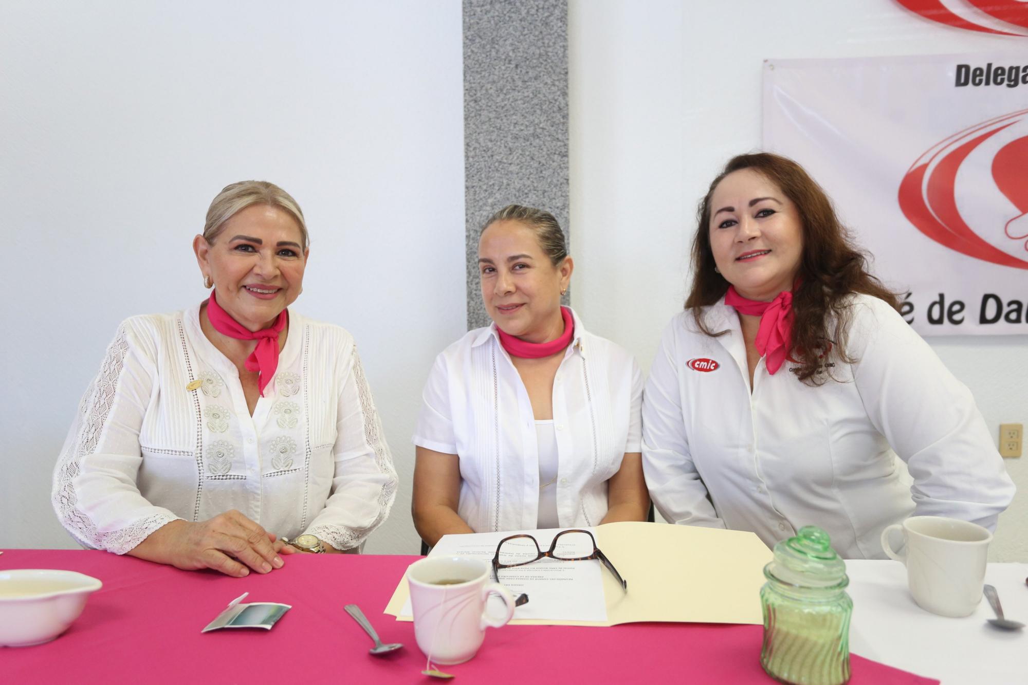 $!Patricia Palacios de Valencia, Eva García Olachea y Sonia Corona de Peraza.