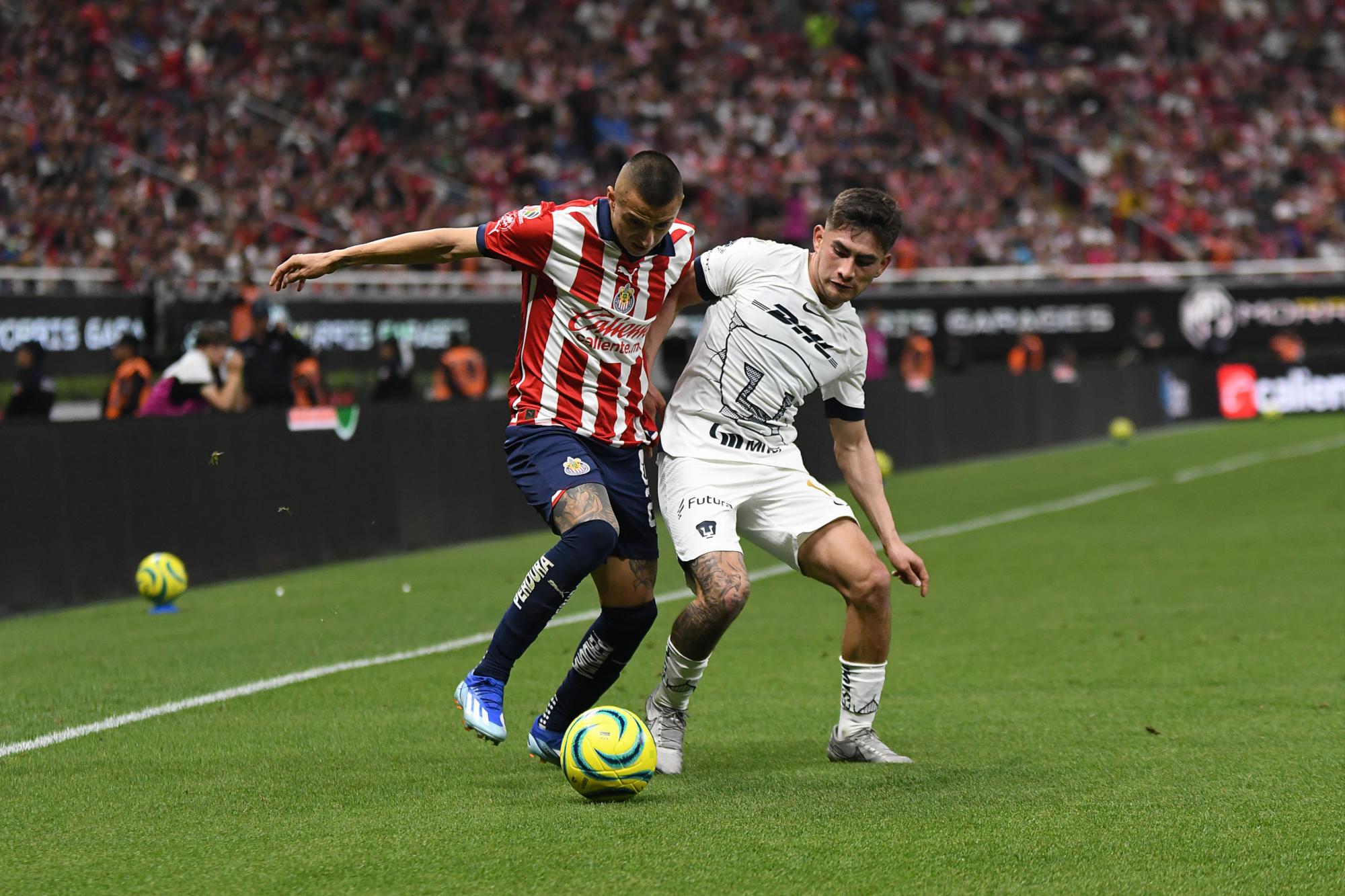 $!Chivas se impone a Pumas en regreso de Chicharito