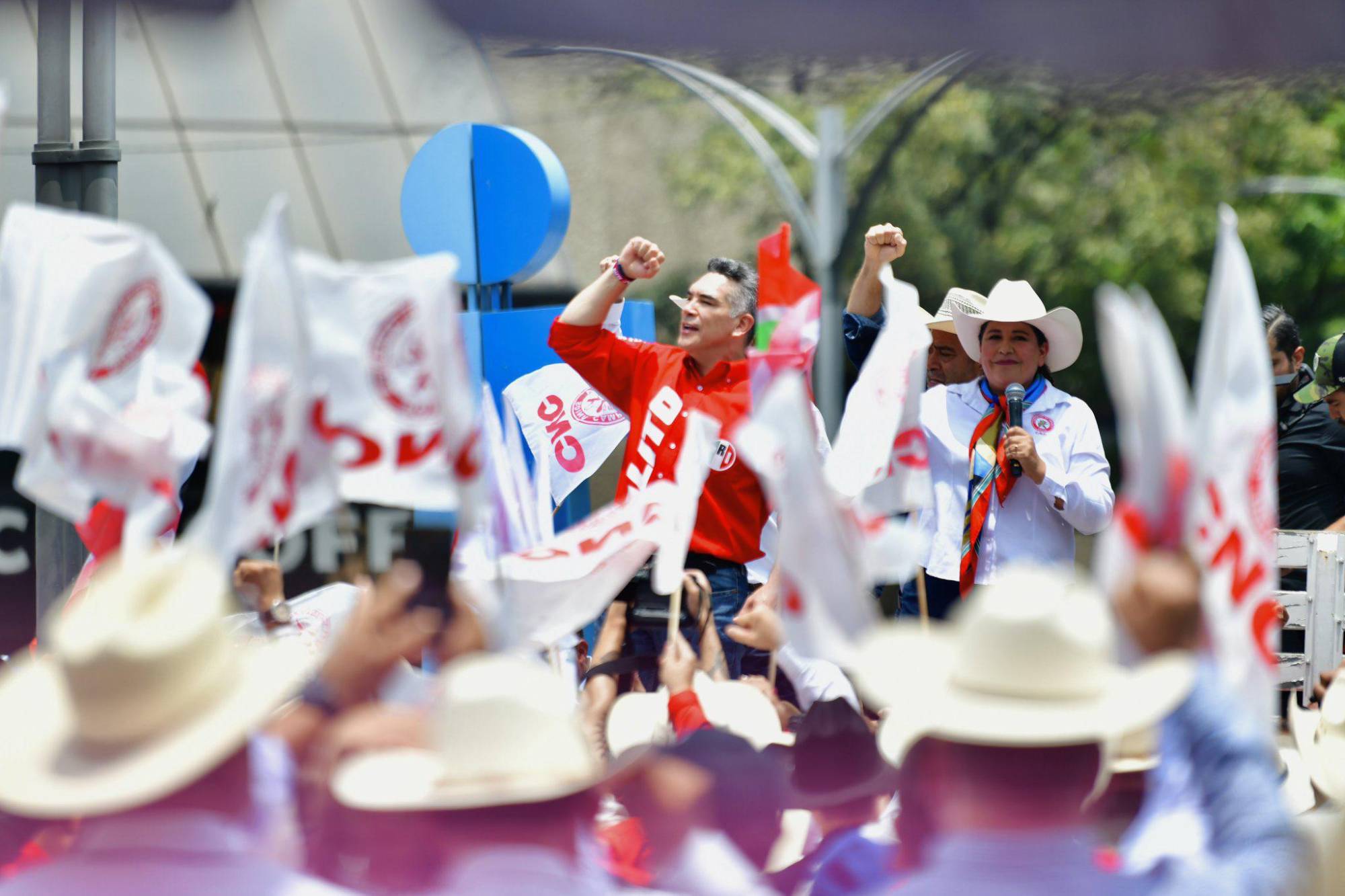 $!Encabeza ‘Alito’ Moreno marcha en la Ciudad de México tras pelea con Noroña