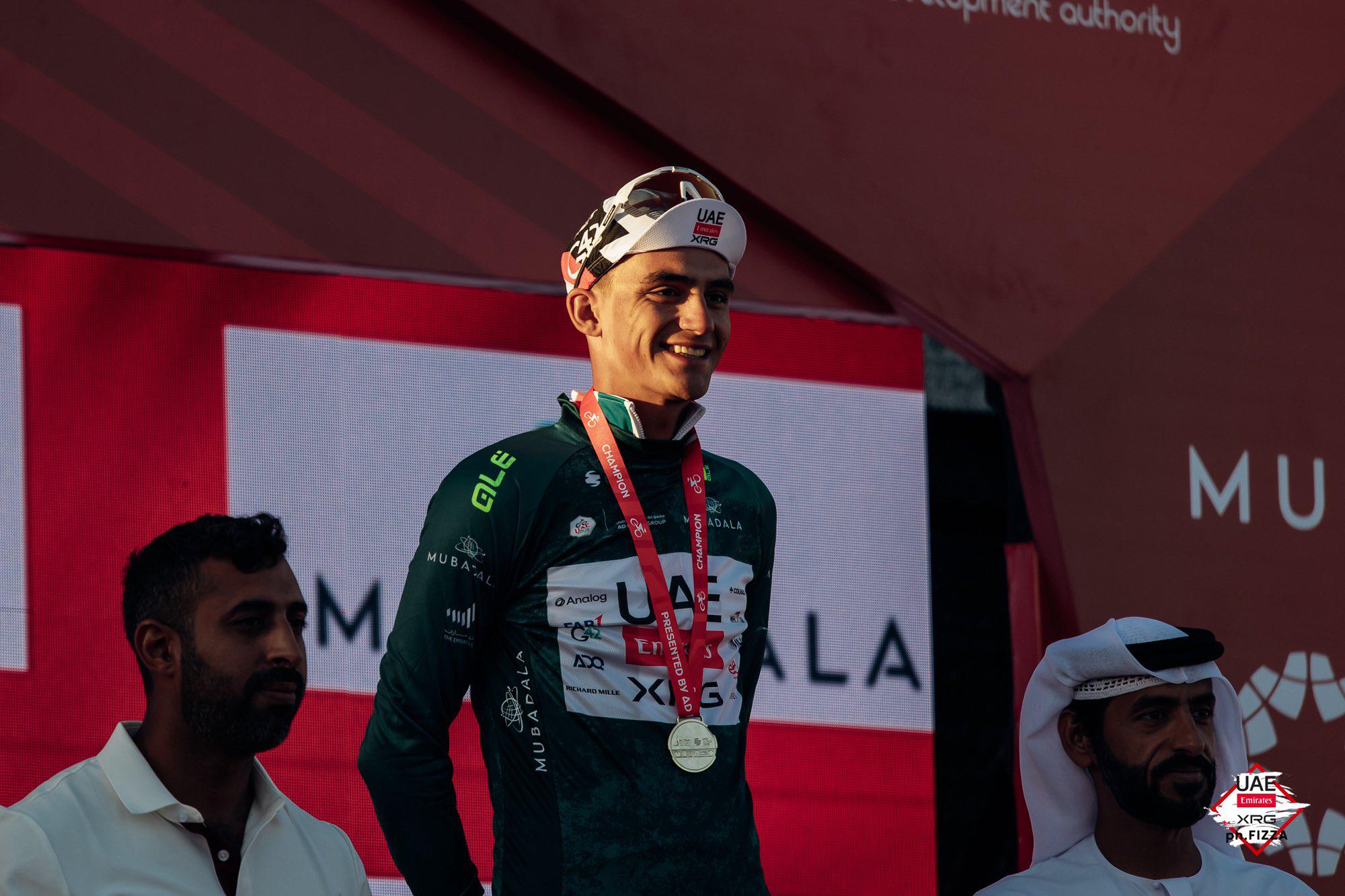$!Isaac del Toro brilla en la montaña y ya es segundo en la general del UAE Tour 2026