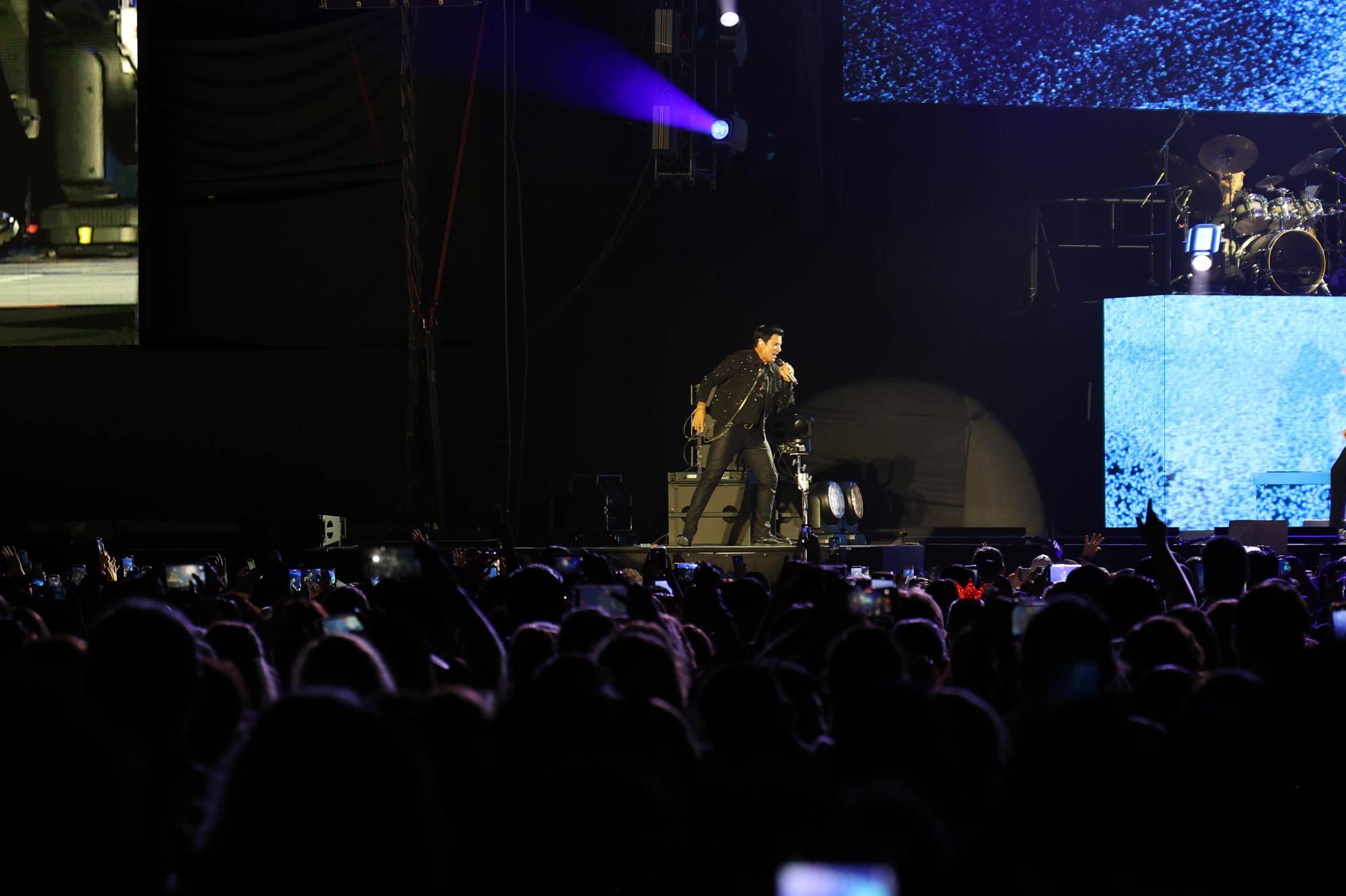 $!El cantante puertorriqueño encendió la noche con sus más grandes éxitos.