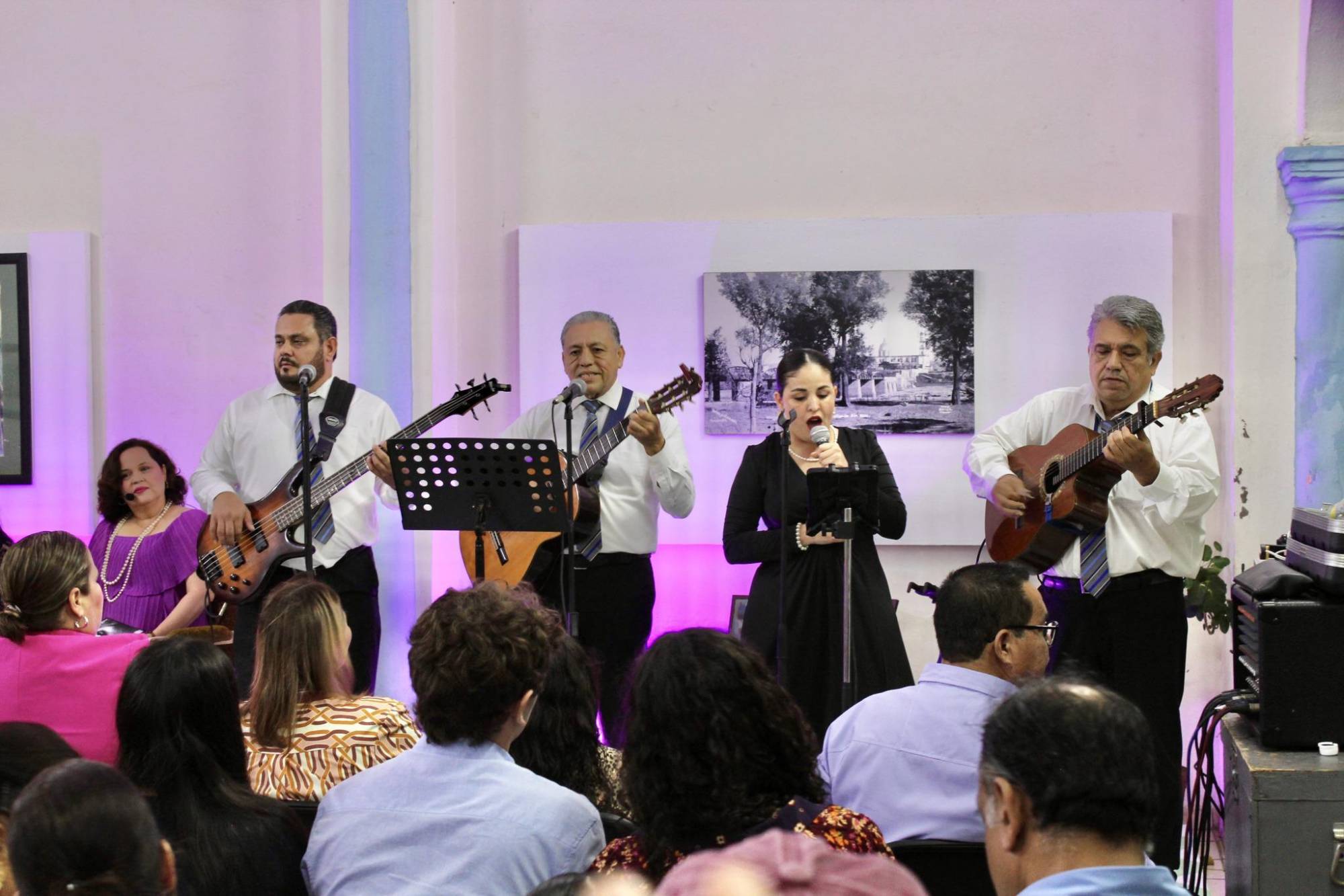 $!Participaron en el recital la soprano Perla Orrantia y el Trío Sinaloa, Pablo Osuna Avilés; Juan Carlos Osuna Camacho, y Raúl Carrasco.