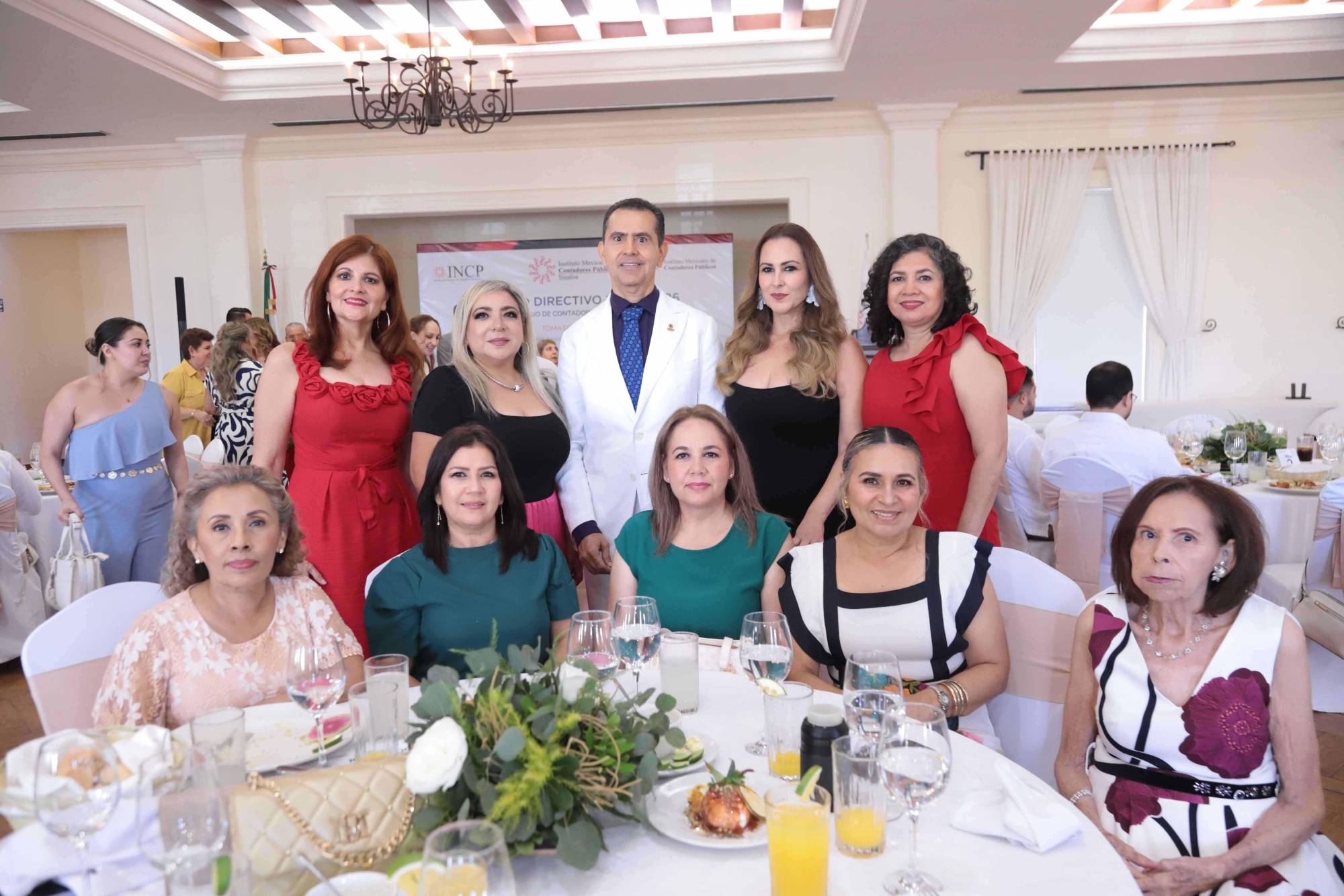 $!Miguel Ángel Álvarez entre sus familiares.