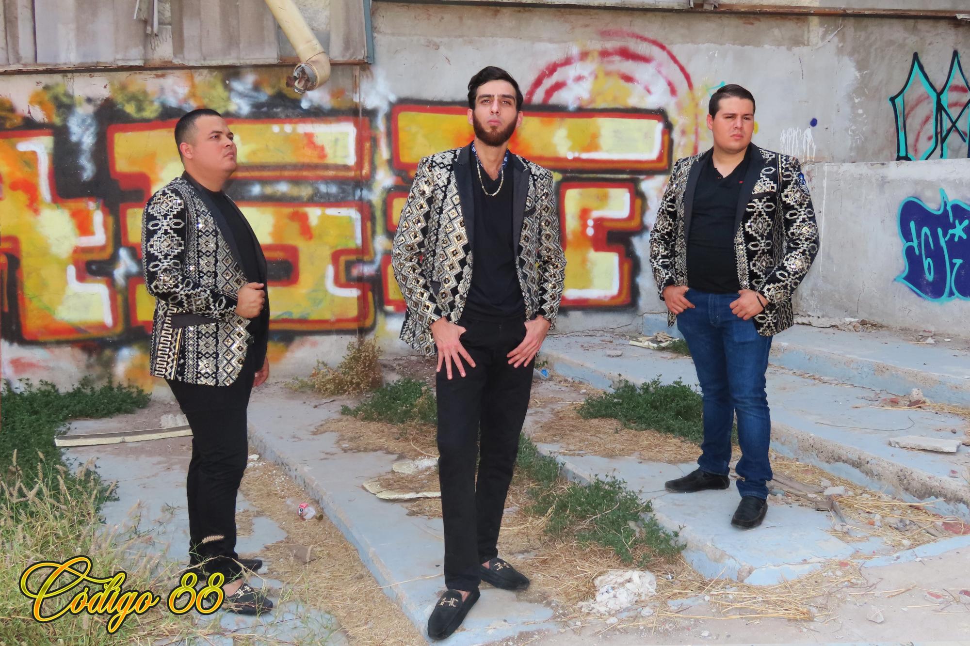 $!Fernando Ríos, Código 88 y Seguera Sierreña lanzan el tema ‘El dinero cambia a la gente’