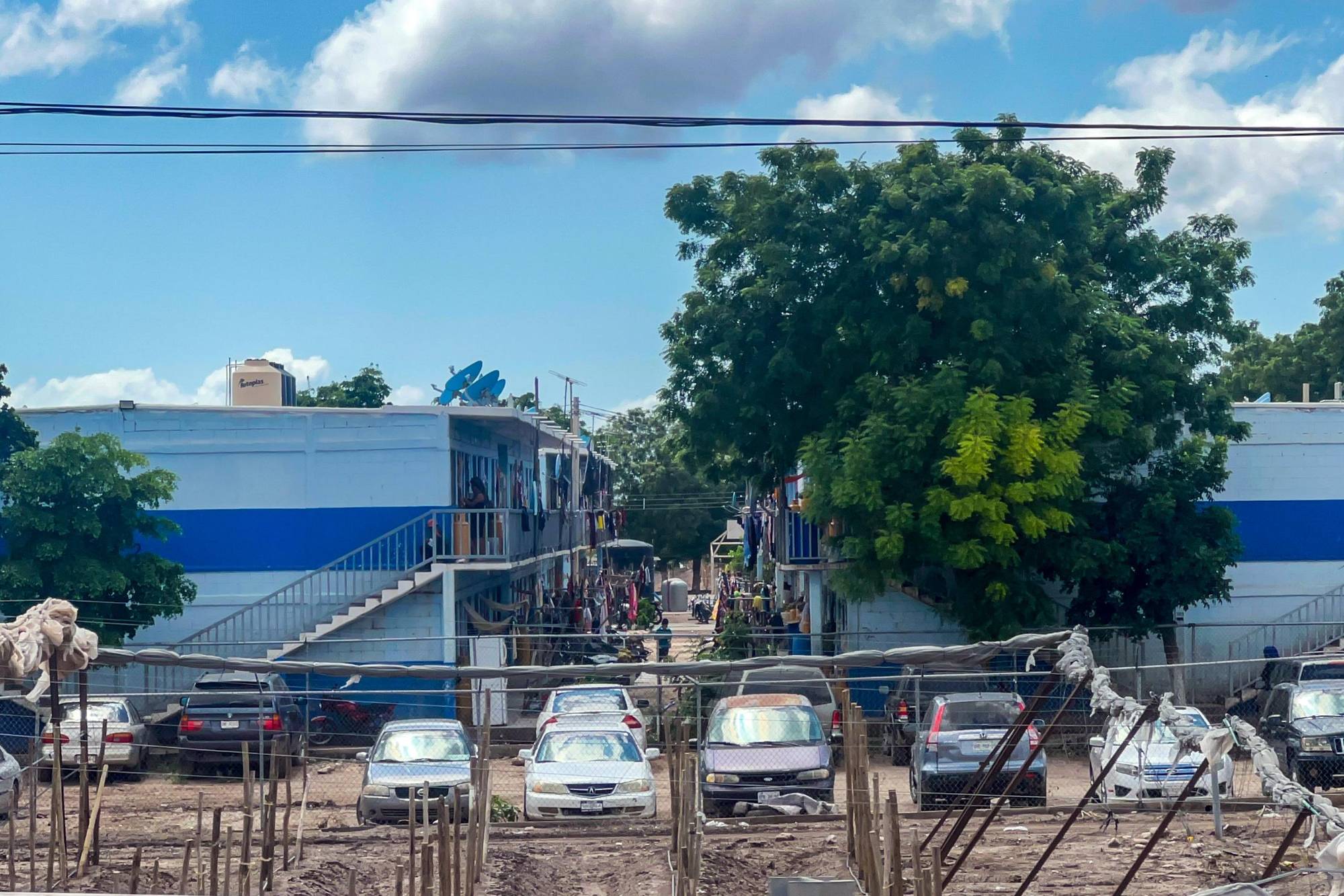 $!Algunas cuarterías donde habitan los trabajadores agrícolas que vienen de fuera de Sinaloa se han convertido en punto de consumo y hasta venta de droga.