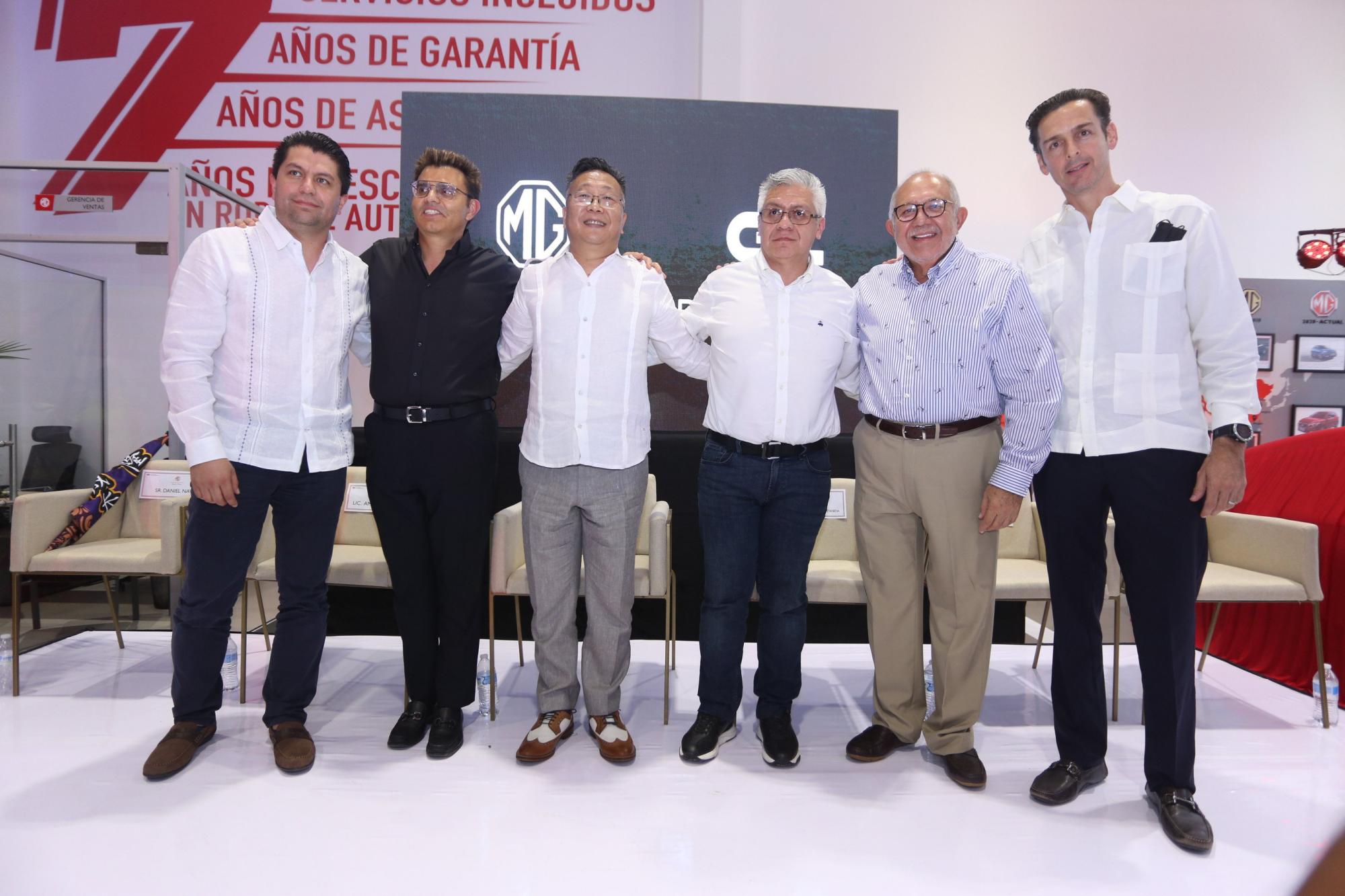 $!Daniel Nava, Amado Guzmán Reynaud, Zhang Wei, Cristóbal Castañeda, el Alcalde Luis Guillermo Benítez Torres y Sergio Coppel.