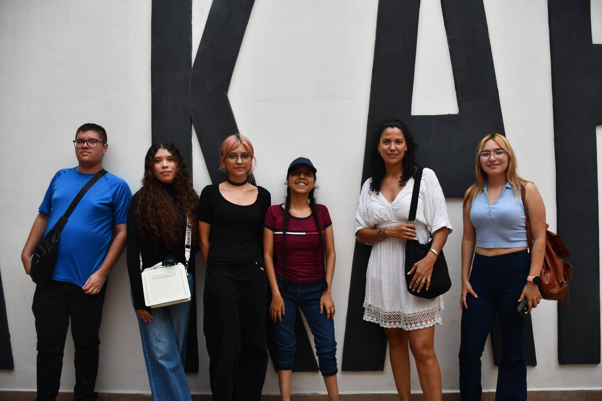 $!Ricardo Loaiza, América Placencia, Mara Castañeda, Helena Corona, Ada Corona y Camila Coronel.