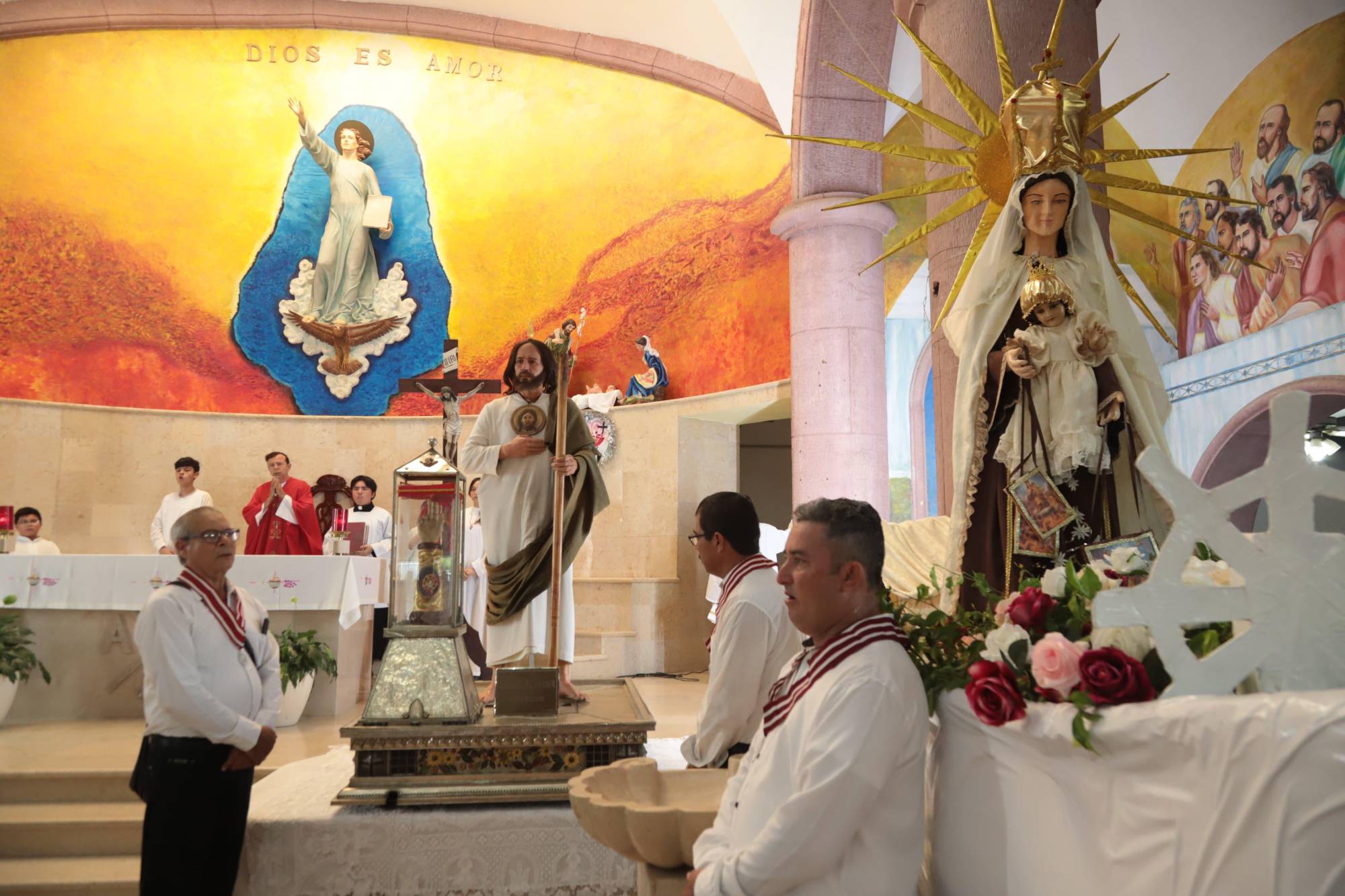 $!Piden a la reliquia de San Judas Tadeo por la paz en Mazatlán