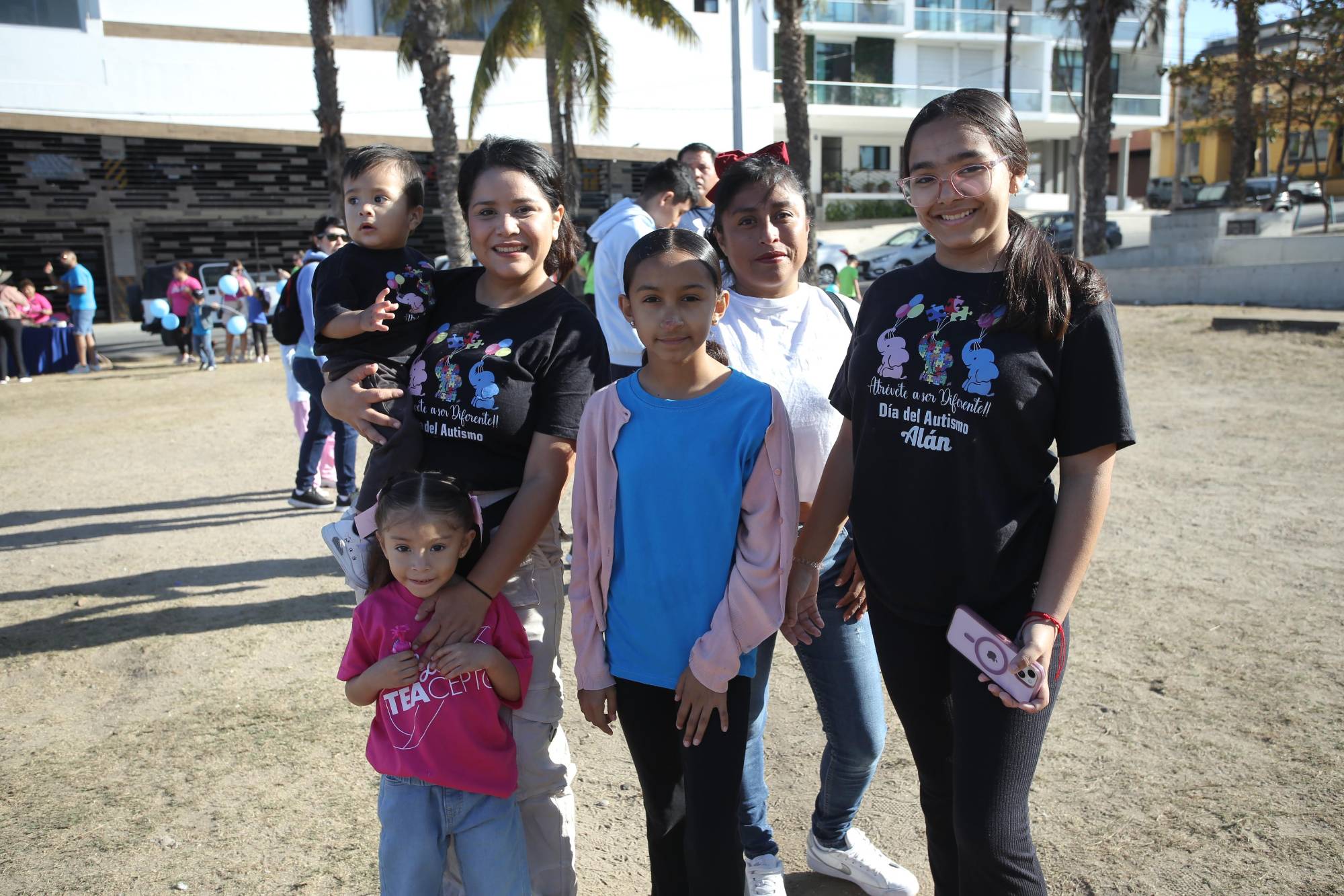 $!Abdias Burgueño, Karely Baltazar, Mía Baltazar, Natalia Baltazar, Verónica Baltazar y Maritza Baltazar.