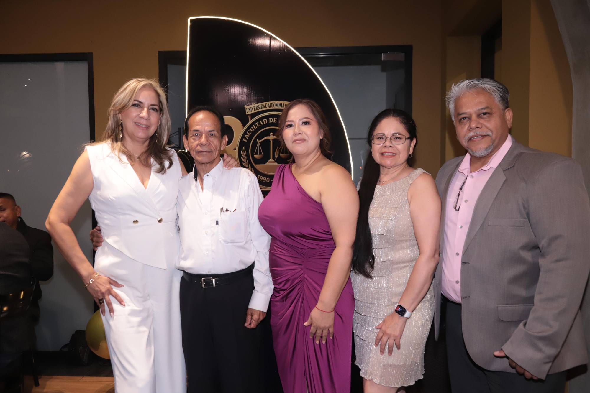 $!Dora Lilia Ibáñez, Víctor Manuel González, Teresa de Jesús Topete, Eloisa Cota y José Guadalupe Morales, organizadores de la reunión.