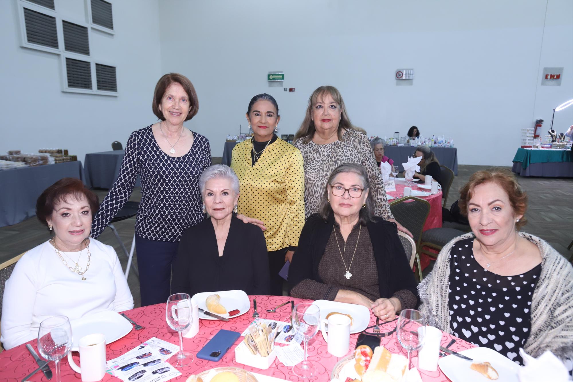 $!Tere Gallo de Gil, Herminia Montes, Lupita Zamudio, Edna Rosa García, Leonor Medrano, Lupita de la Oz y Chuyita Aguilar.