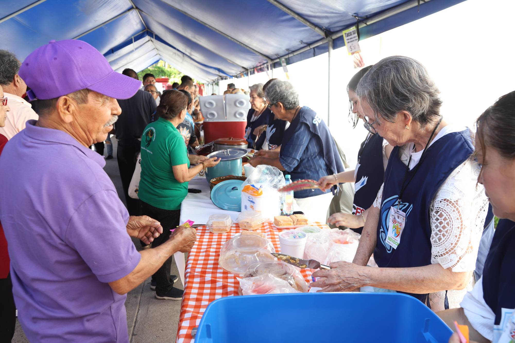 $!Los asistentes disfrutaron de una alegre kermés.
