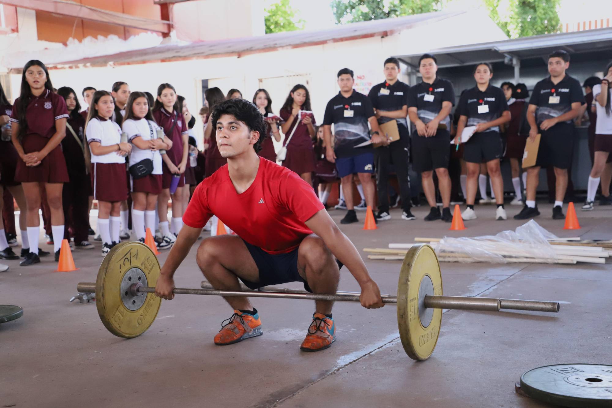 $!Lleva el Isde exhibición y detección de talento en halterofilia a la Secundaria Técnica 92