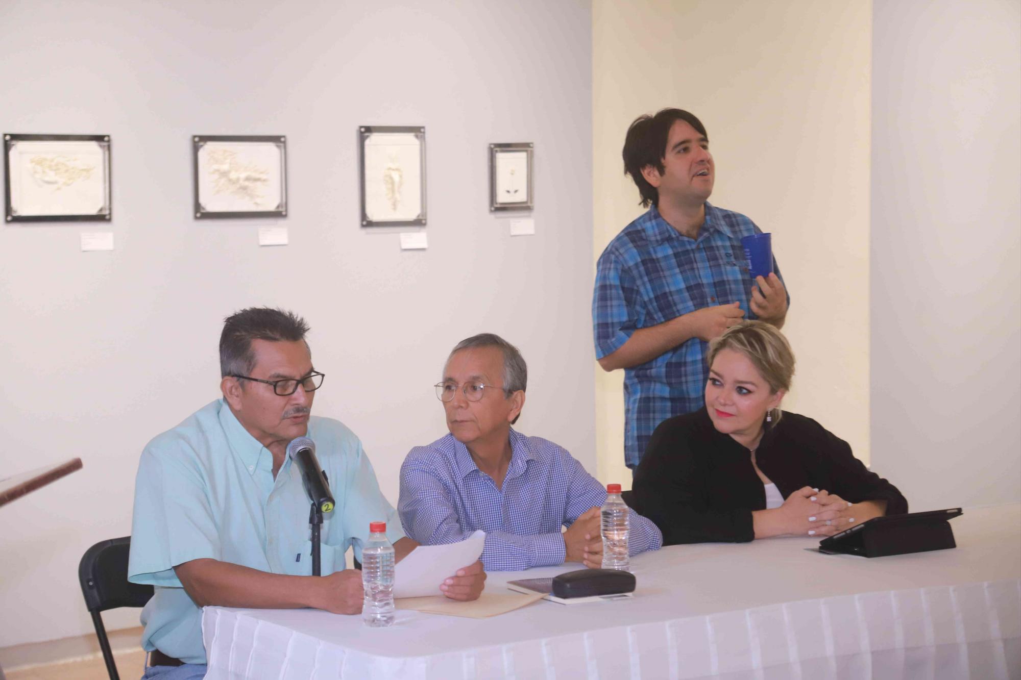 $!Rodrigo Graciano, parte de los padres fundadores de Fundación Unicornio, durante la presentación del libro.