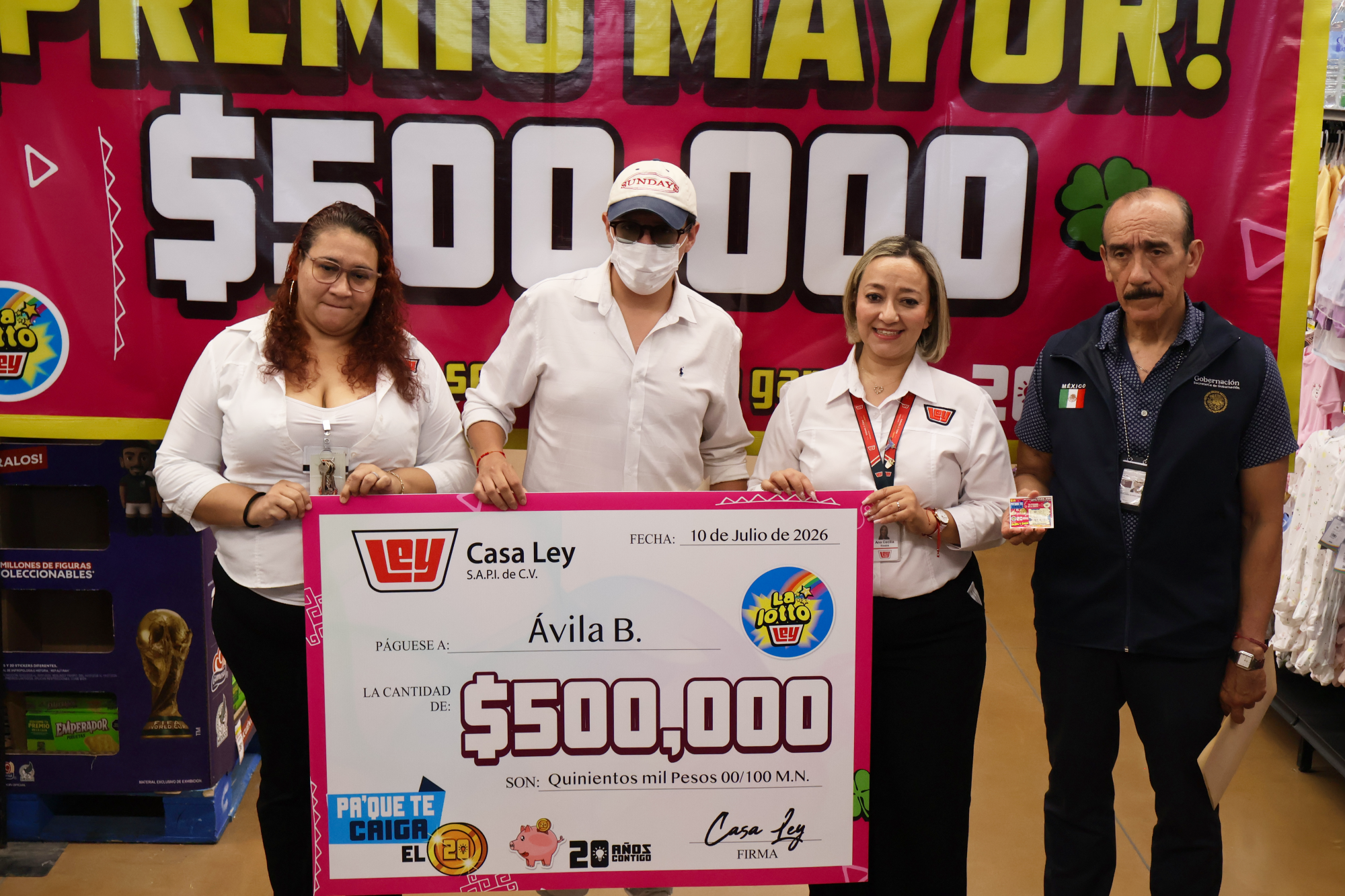 $!Casa Ley entrega premio mayor de Lotto Ley, en el 20 aniversario del sorteo