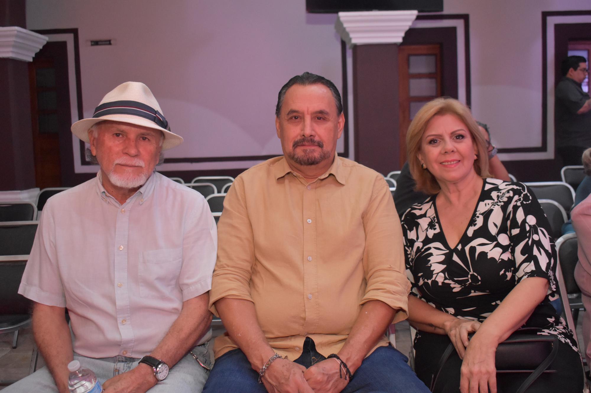 $!Francisco Padilla, Lázaro Fernando Rodríguez y Claudia Apodaca.