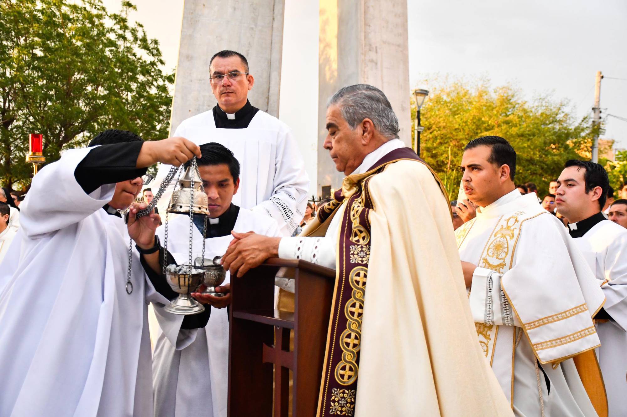 $!Respondamos con esperanza, unidad y fe: Obispo hace un llamado a recobrar la paz y unidad en Culiacán
