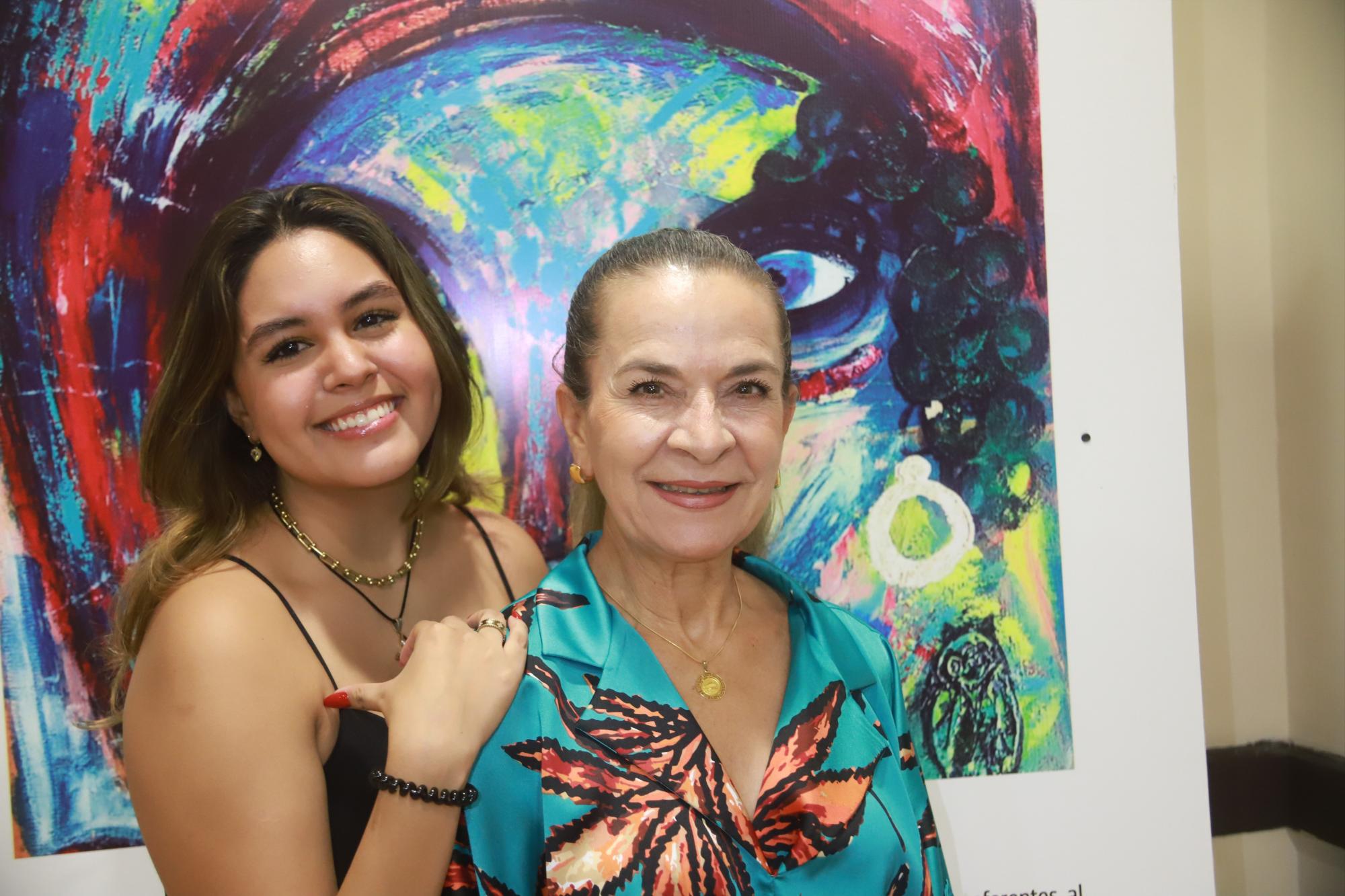 $!Georgina Buenrostro y Lupita de Buenrostro.