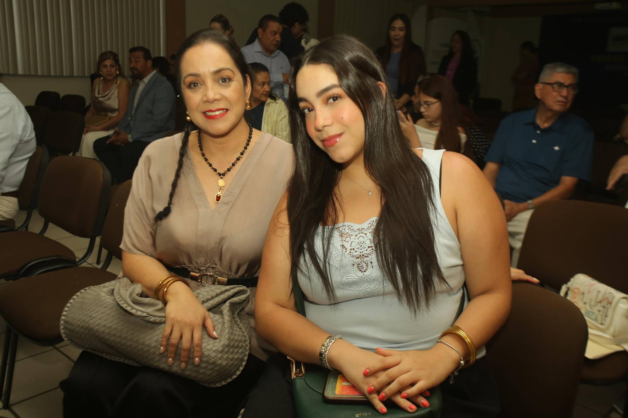 $!Zenia Quiñonez y Zenia Osuna.